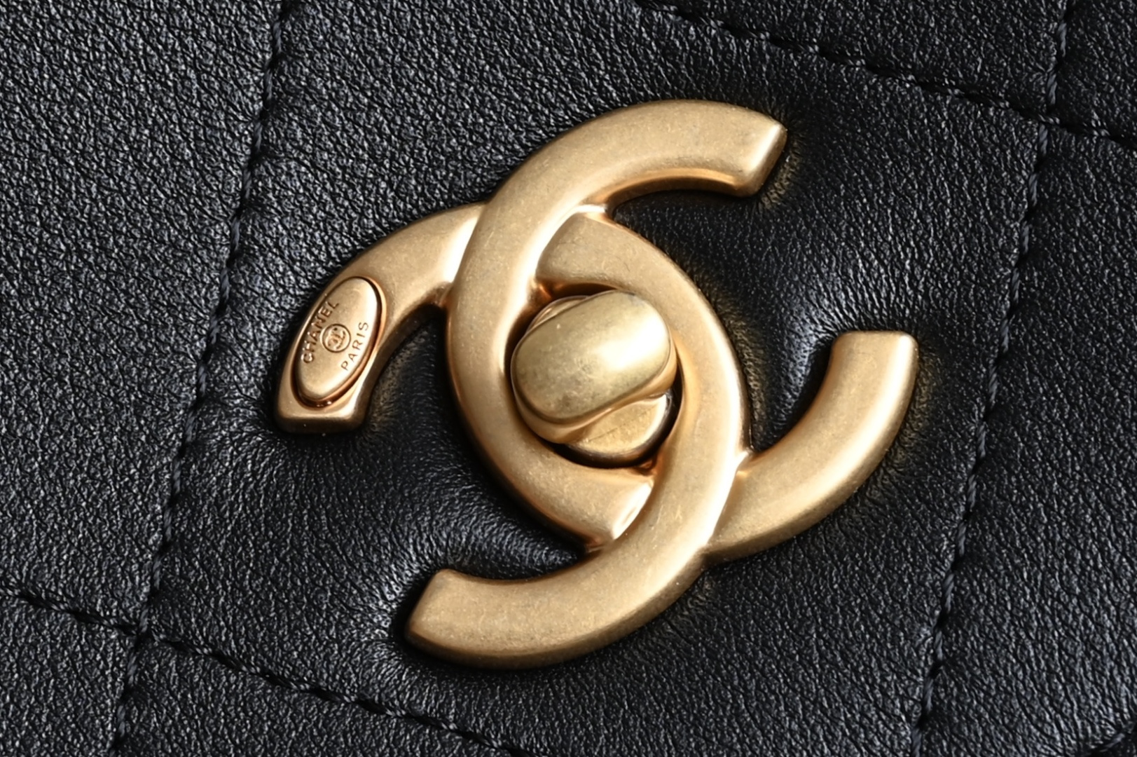 Channel 25A suede messenger bag