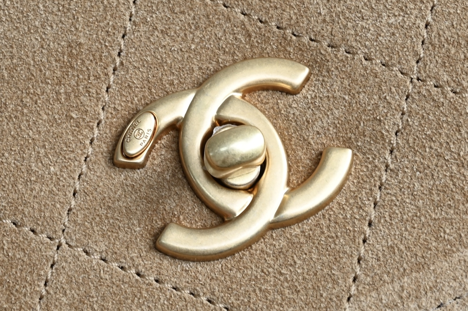 Channel 25A suede messenger bag