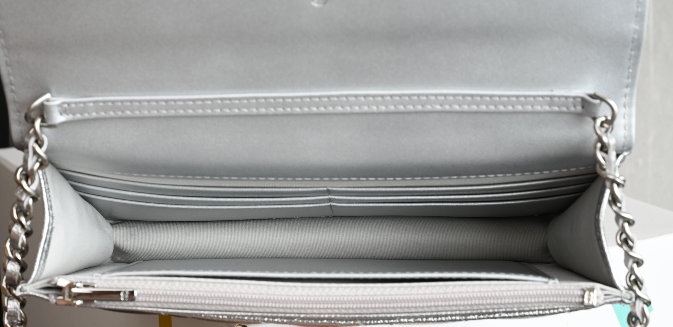 Chanel 25B Chain Woc