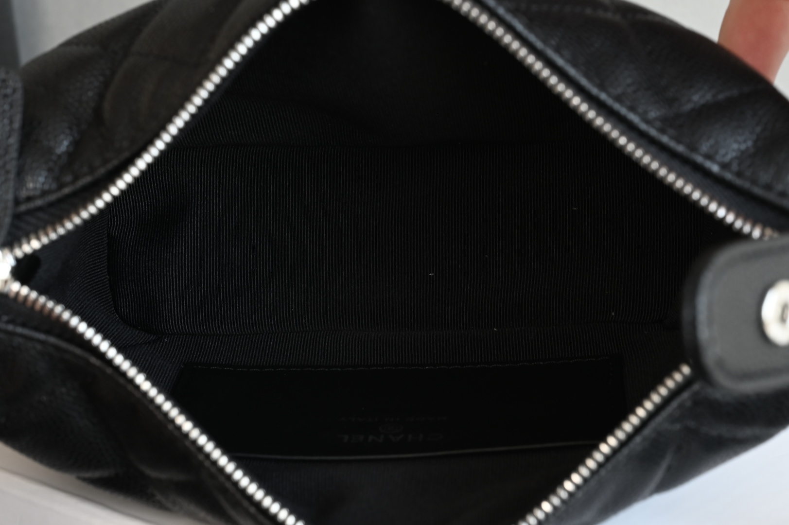 Channel 25B Star relief Top handle Hobo bag