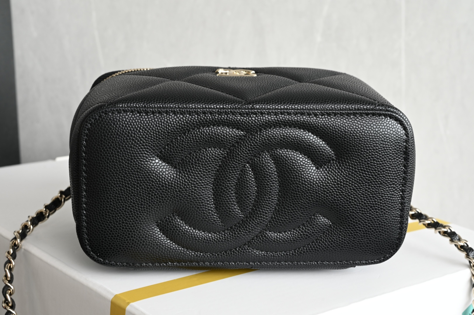 Channel 25k Large Diamond Quilted Cosmetic Bag