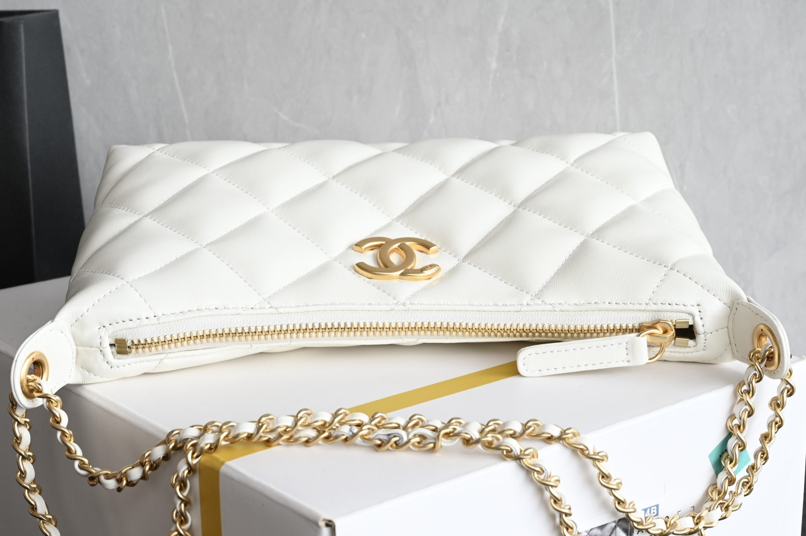CHANEL 25s gold coin chain bag