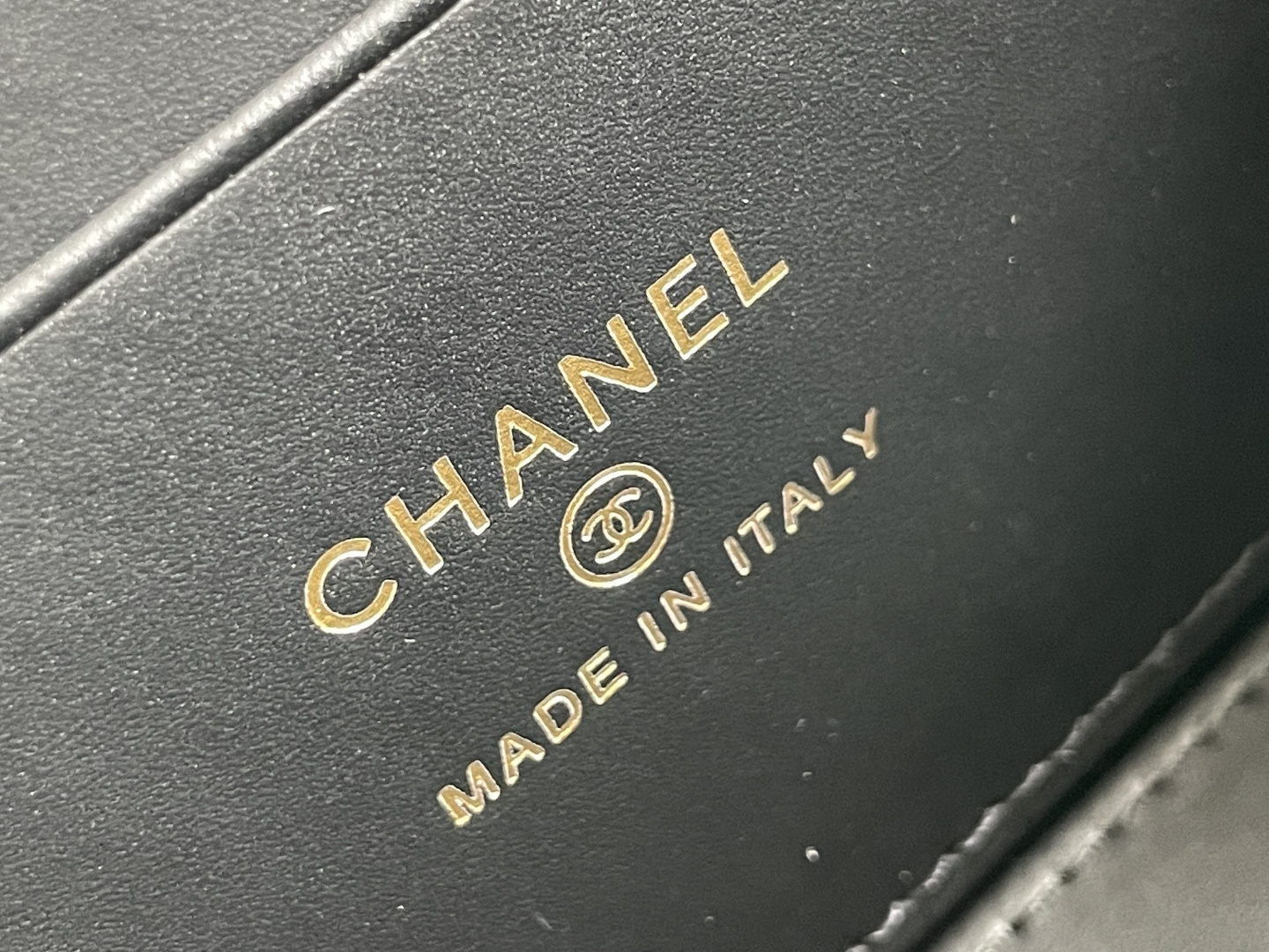 Channel 25k Large Diamond Quilted Cosmetic Bag