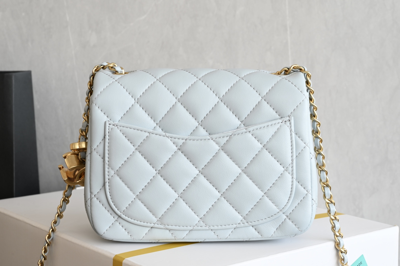 Chanel 25B double C buckle flap bag