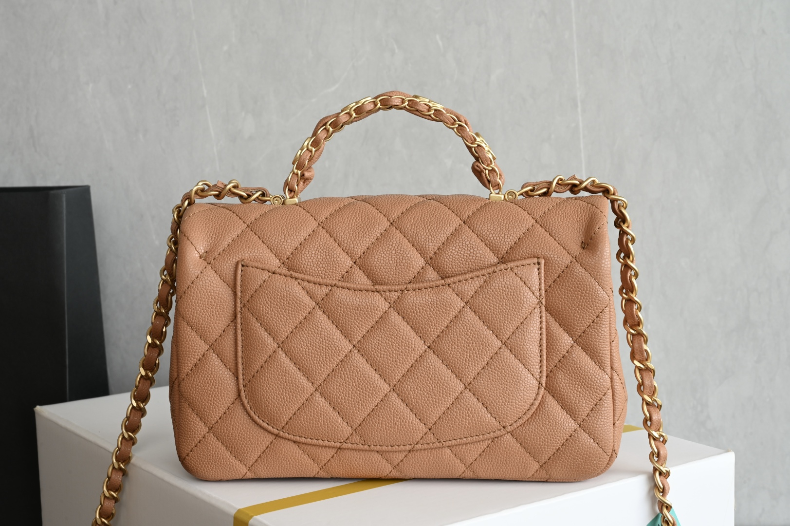 CHANNEL 25B Lychee grain handle large mini