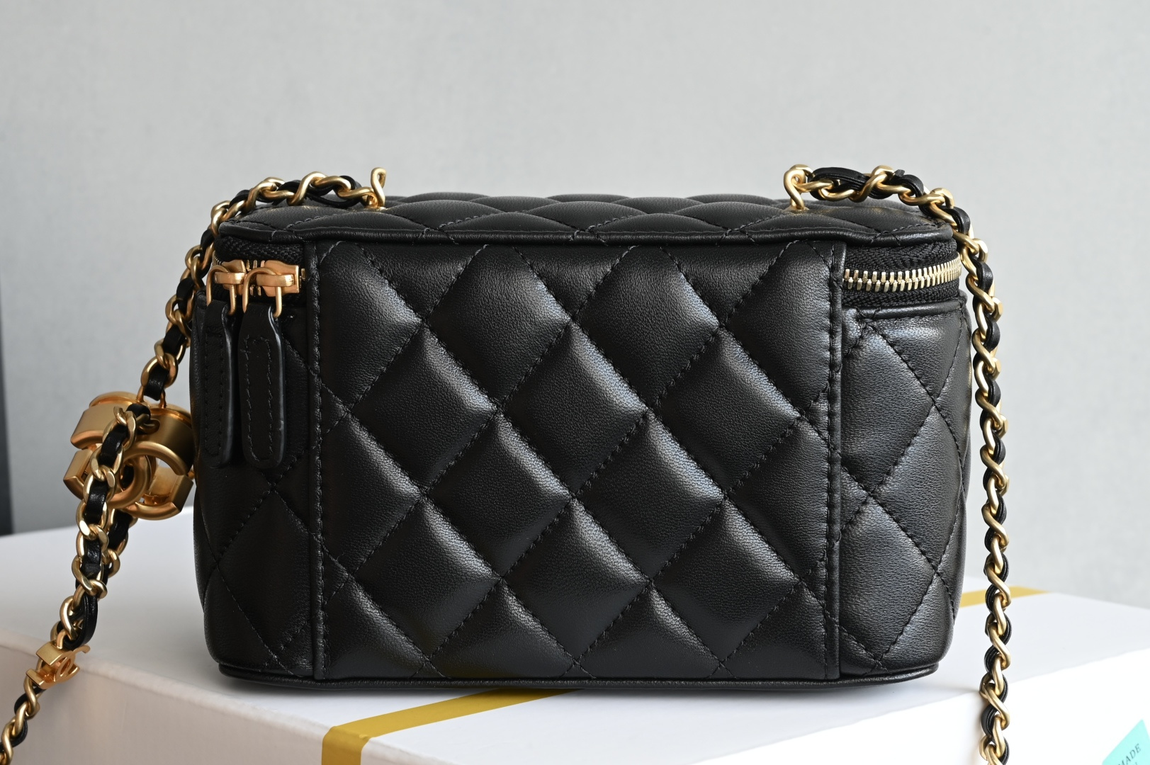 Chanel 25B double C buckle long box bag