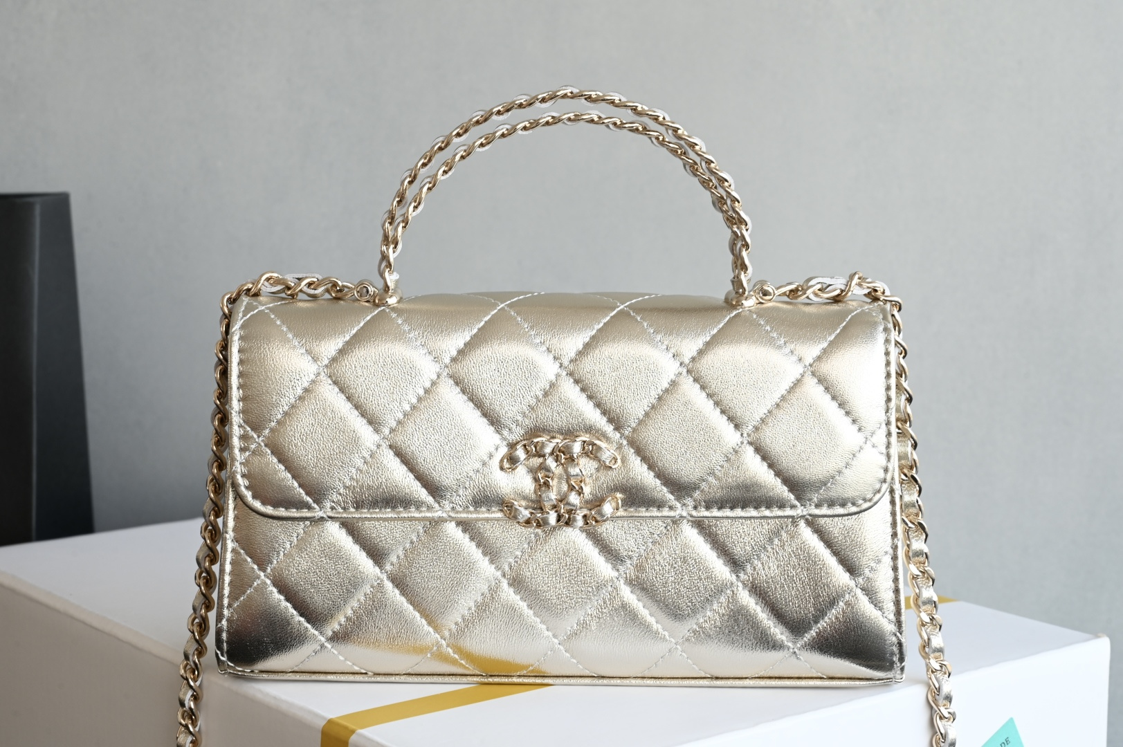 Chanel 25S leather chain handle kelly