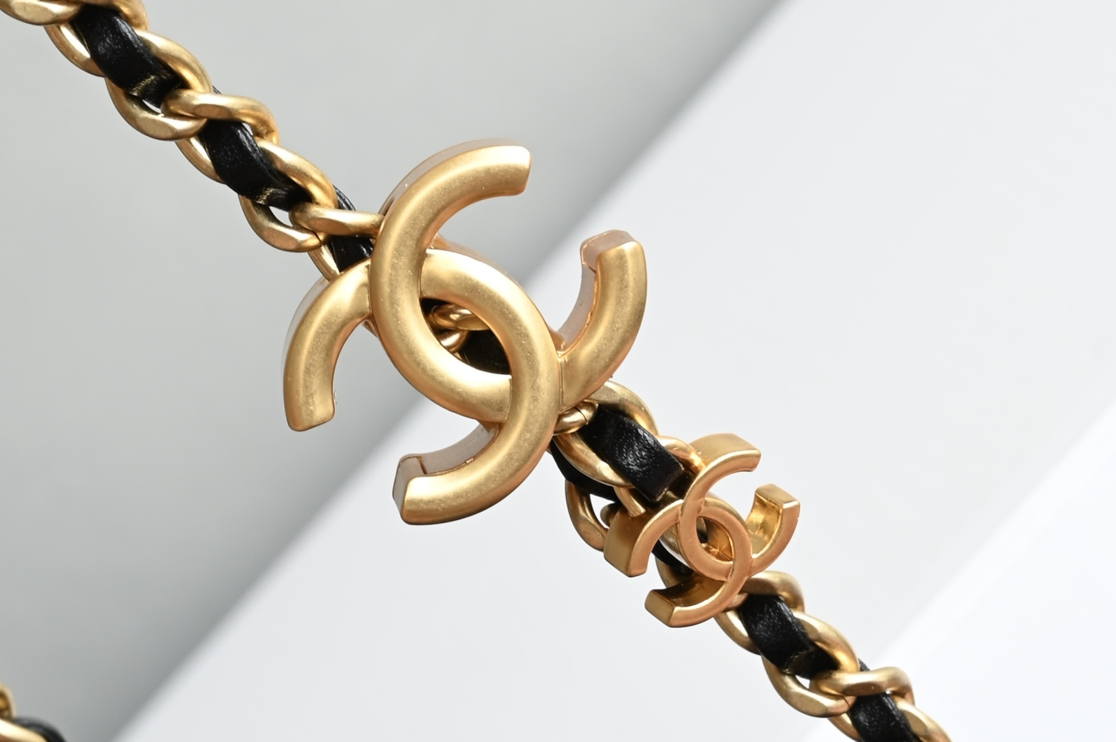 Chanel 25B double C buckle long box bag