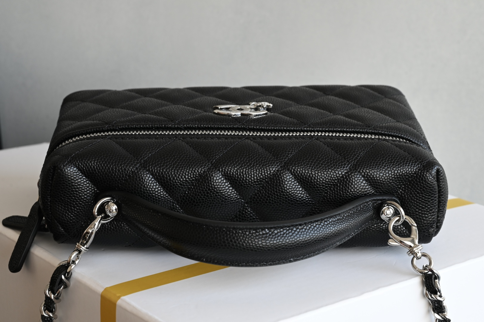 Channel 25B star embossed box bag