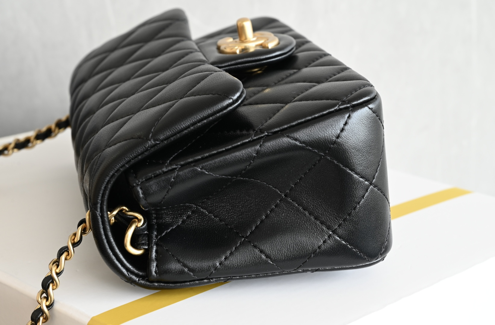 Chanel 25B double C buckle flap bag