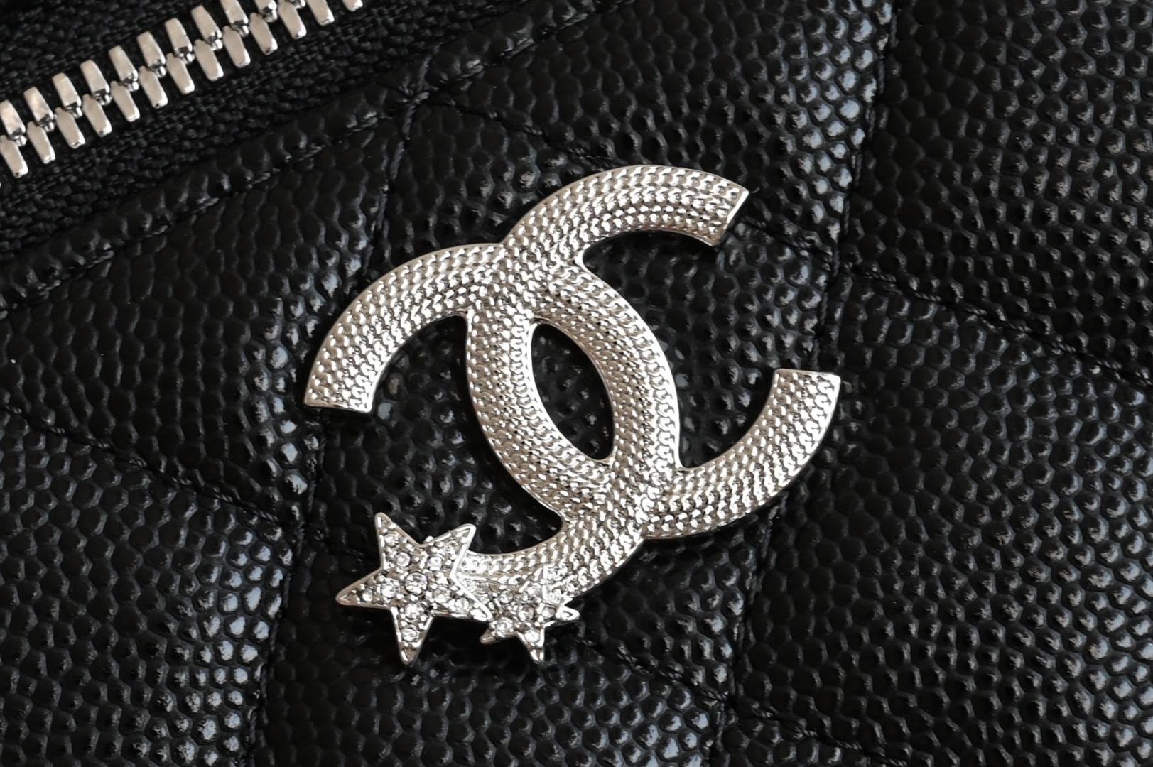 Channel 25B star embossed box bag