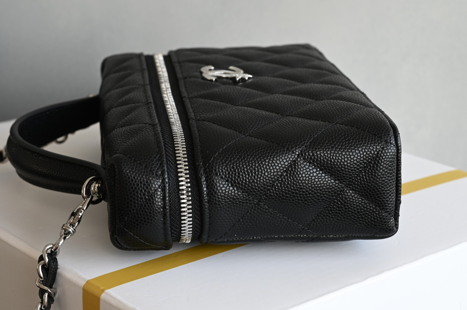 Channel 25B star embossed box bag