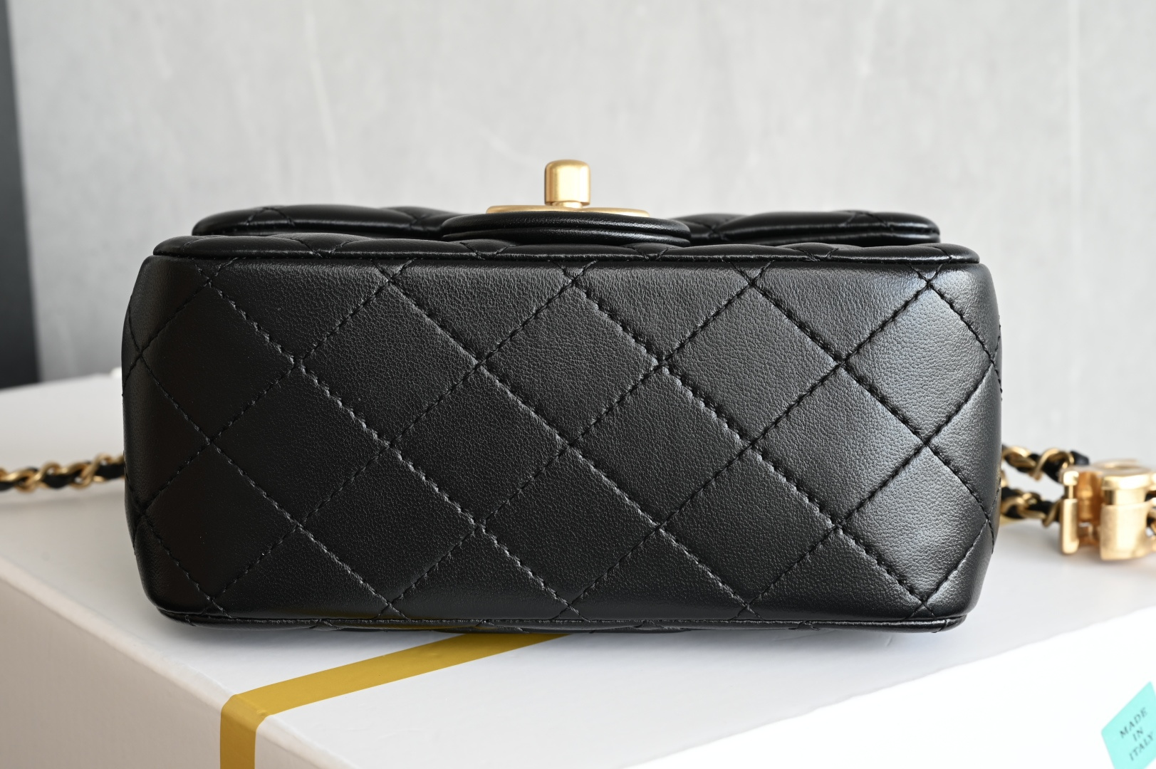 Chanel 25B double C buckle flap bag