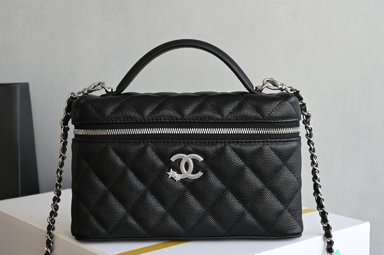 Channel 25B star embossed box bag