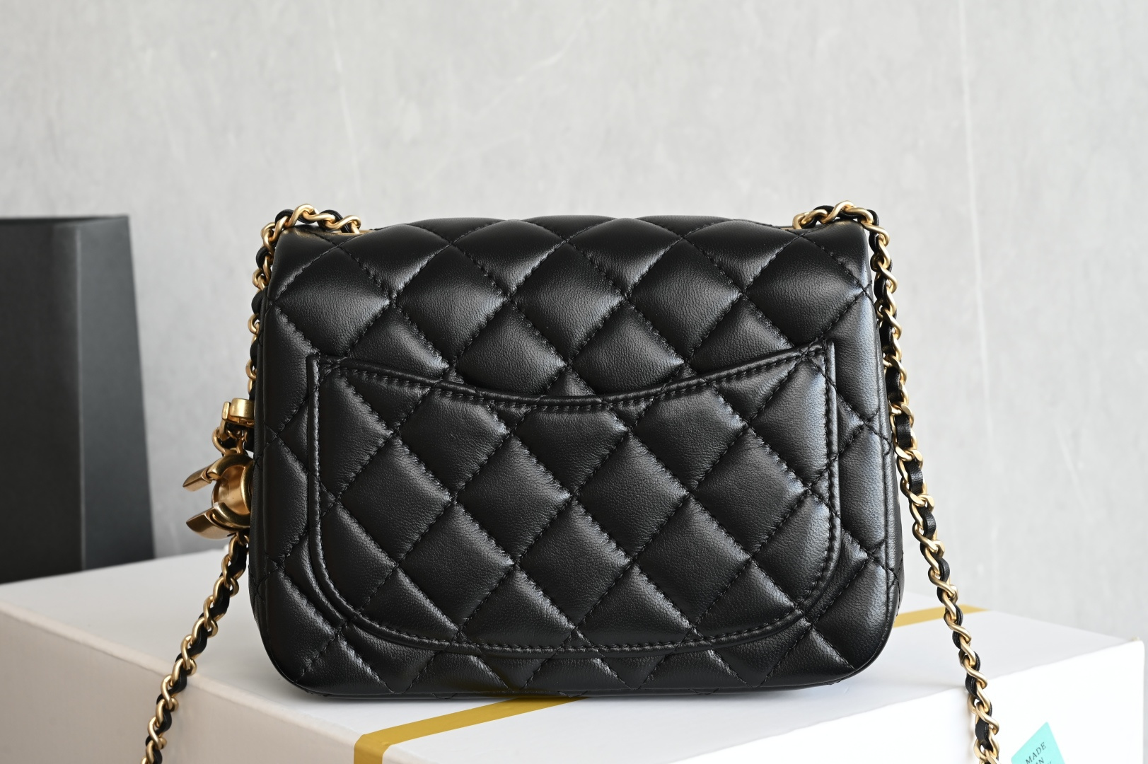Chanel 25B double C buckle flap bag