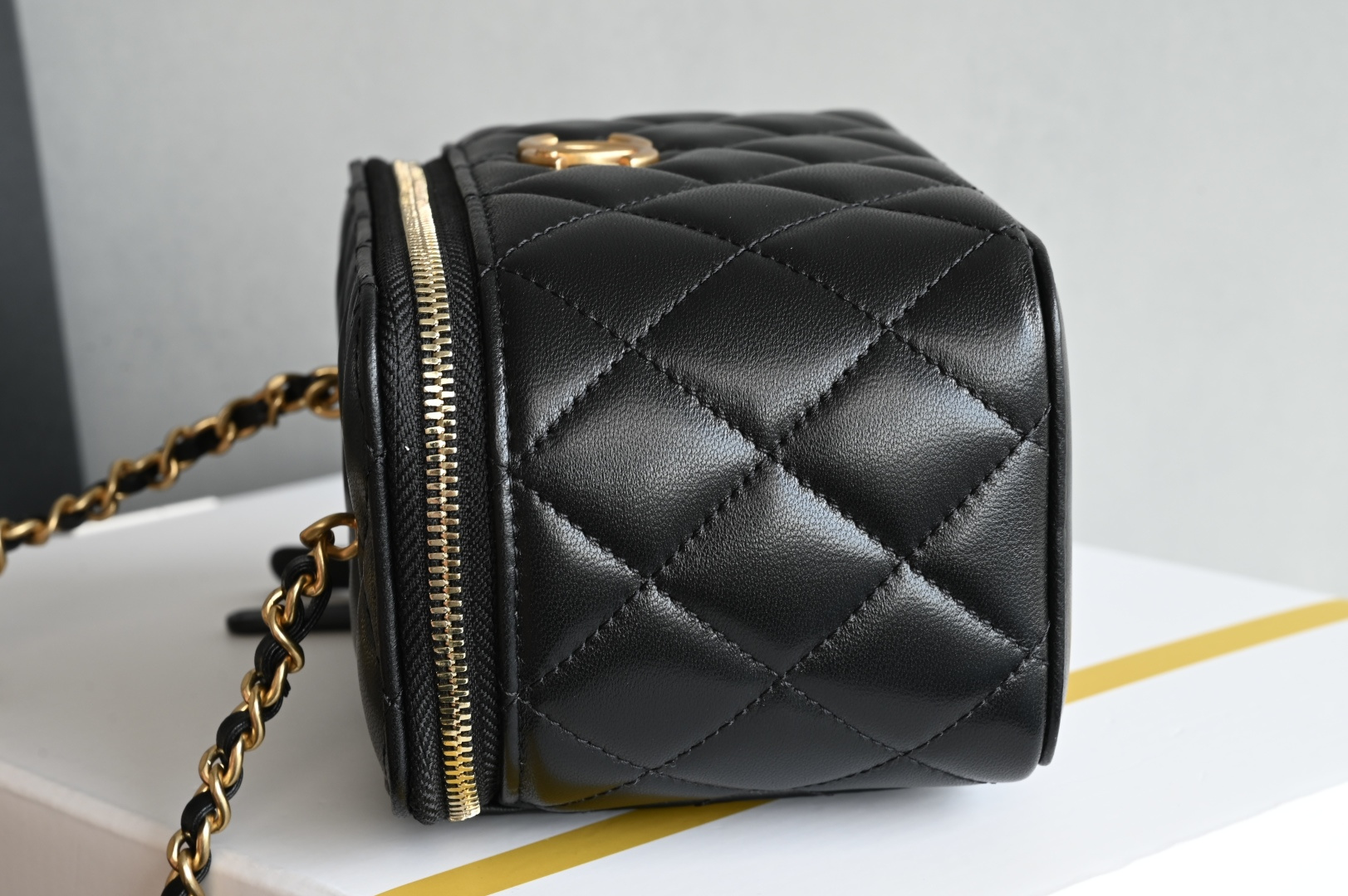 Chanel 25B double C buckle long box bag