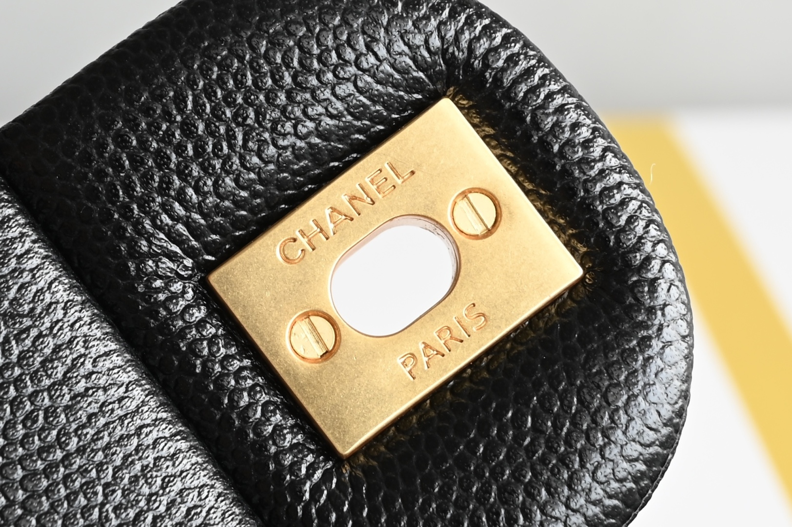CHANEL 25B Lychee grain handle Large mini