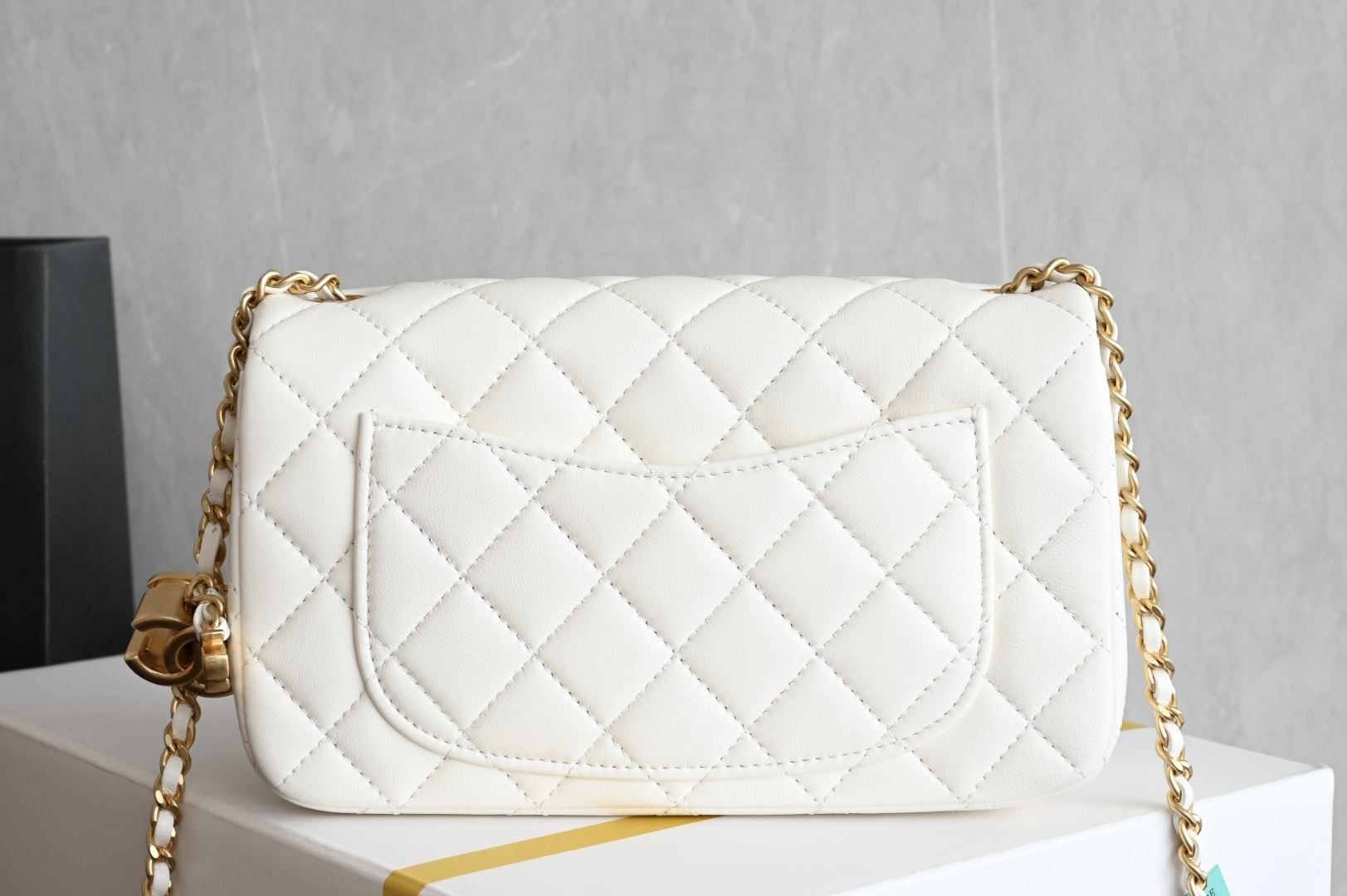 Chanel 25B double C buckle flap bag