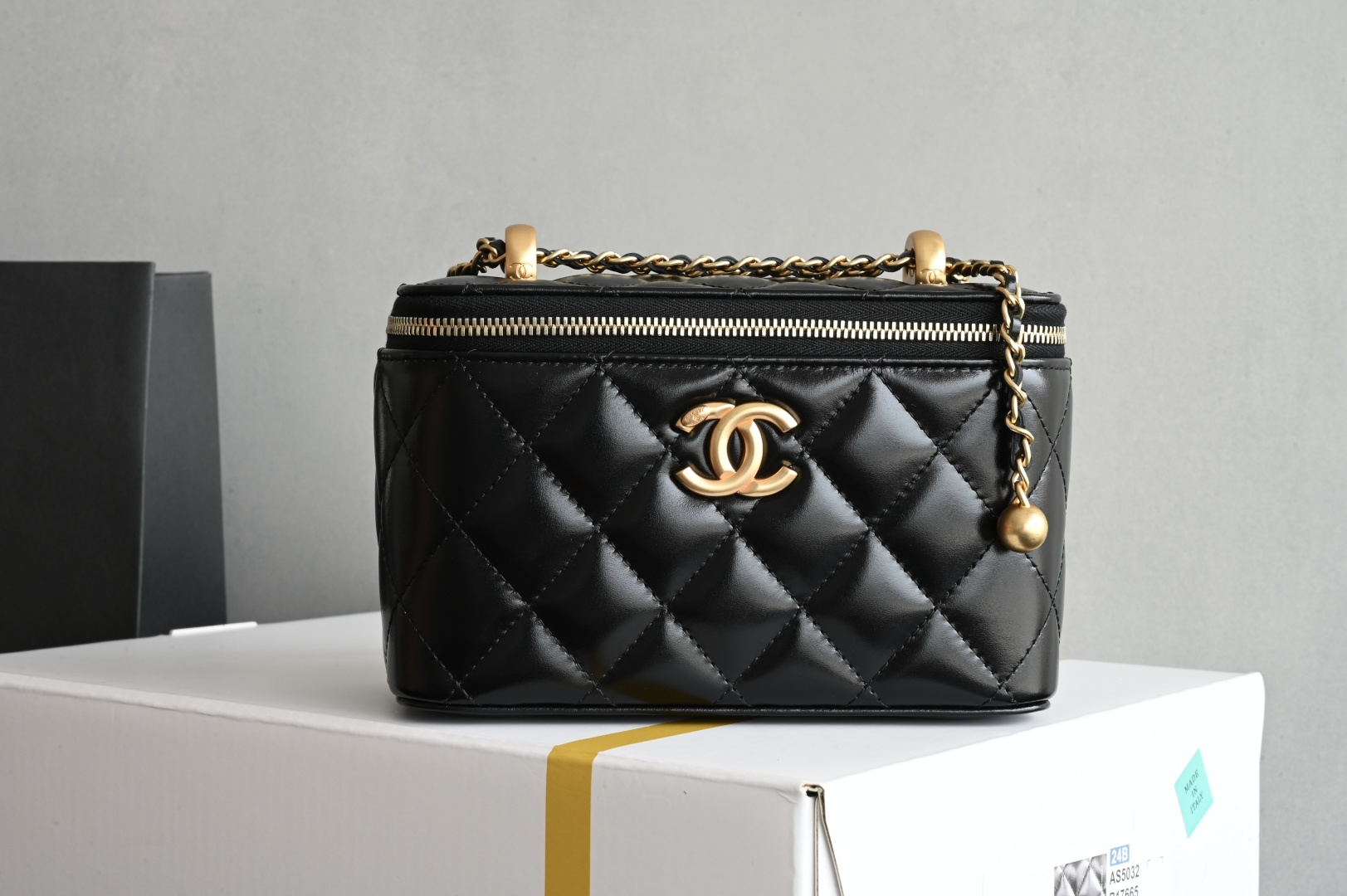 Channel 25s Small Gold Ball Double Bead Chain Cosmetic Bag