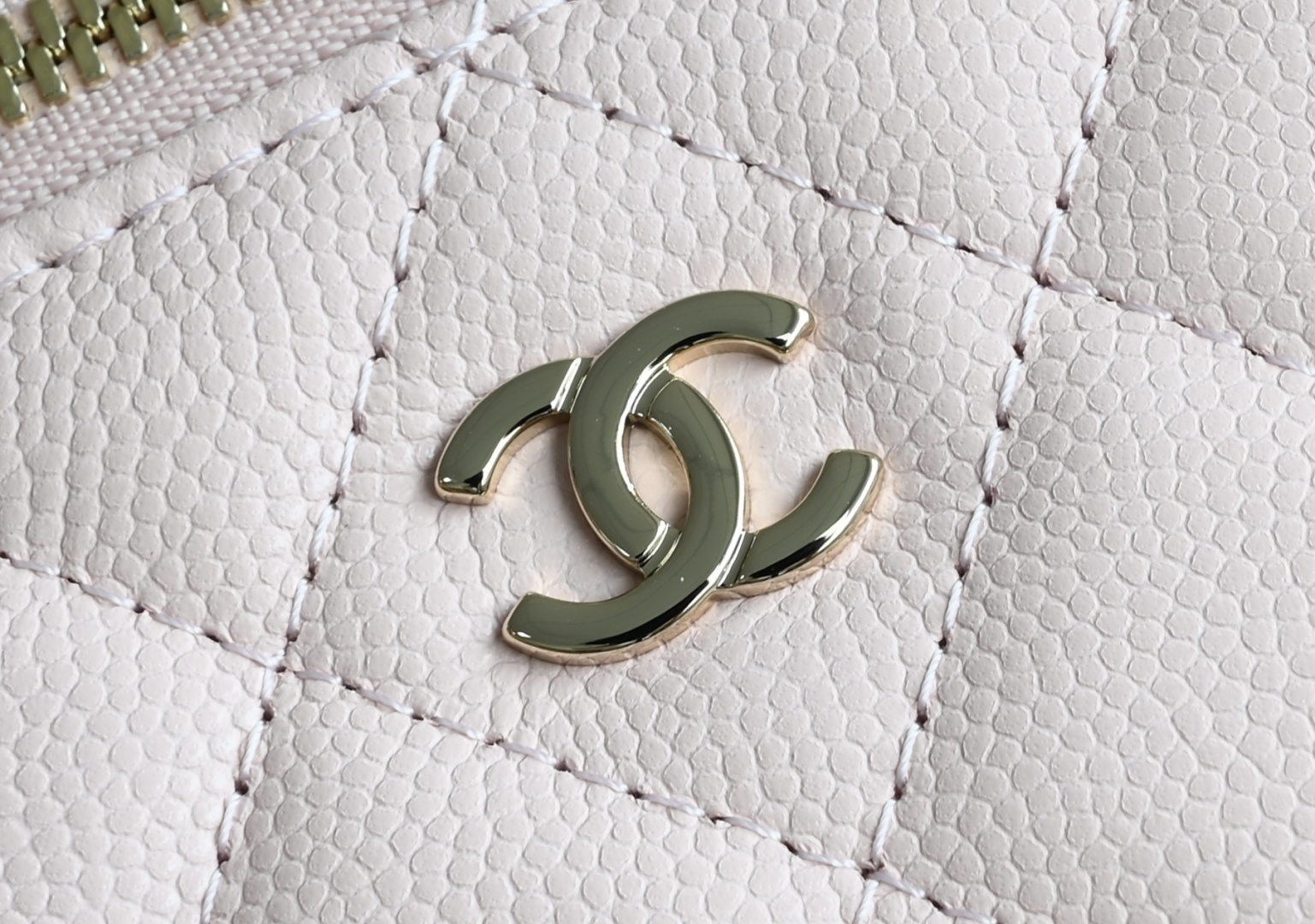 Channel 25C box handbag