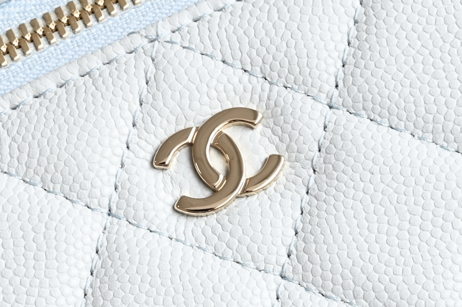 Channel 25C box handbag