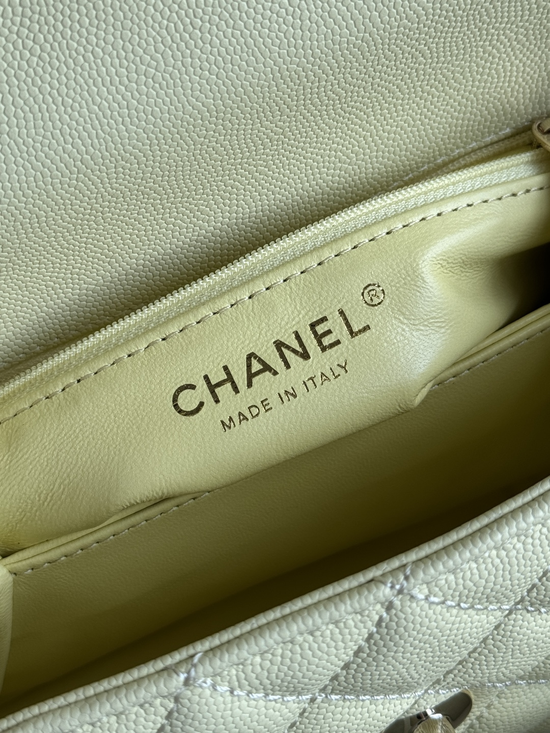 Chanel Coco Handle mini