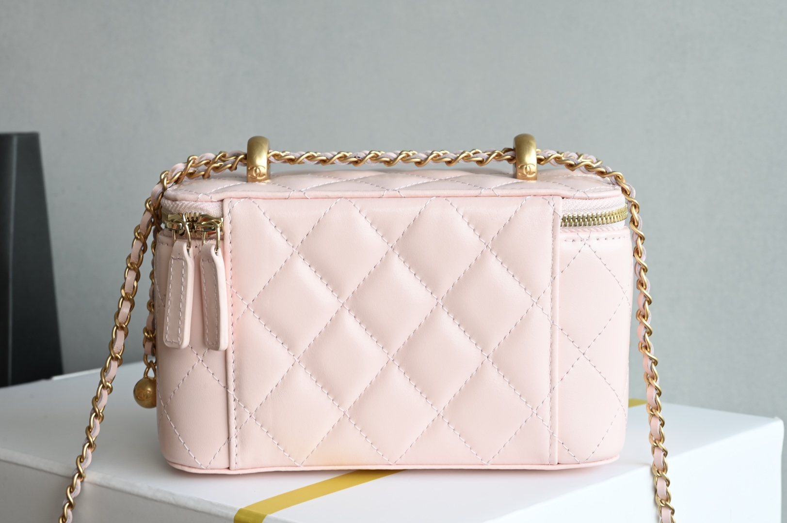 Channel 25s Small Gold Ball Double Bead Chain Cosmetic Bag