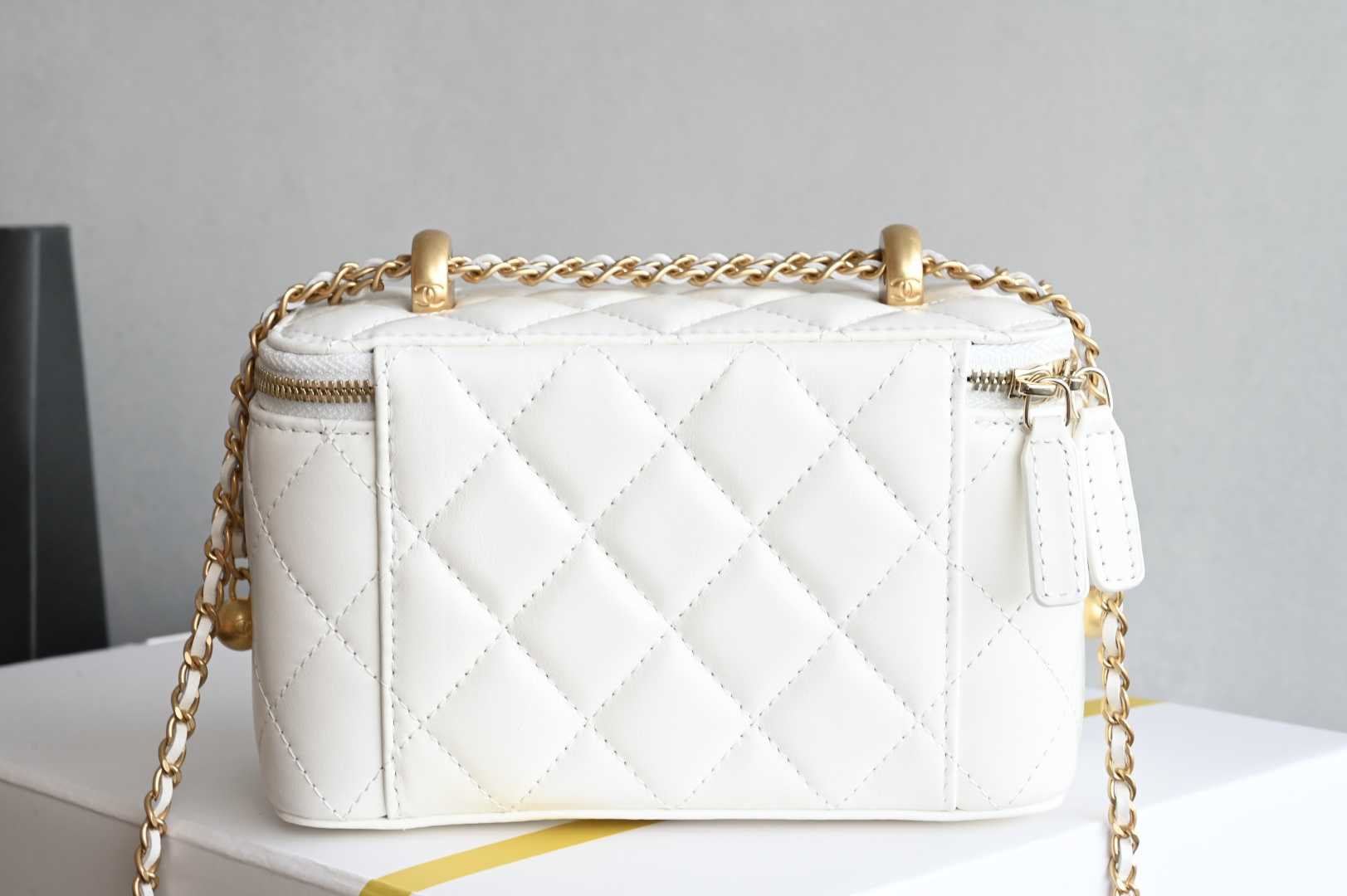 Channel 25s Small Gold Ball Double Bead Chain Cosmetic Bag