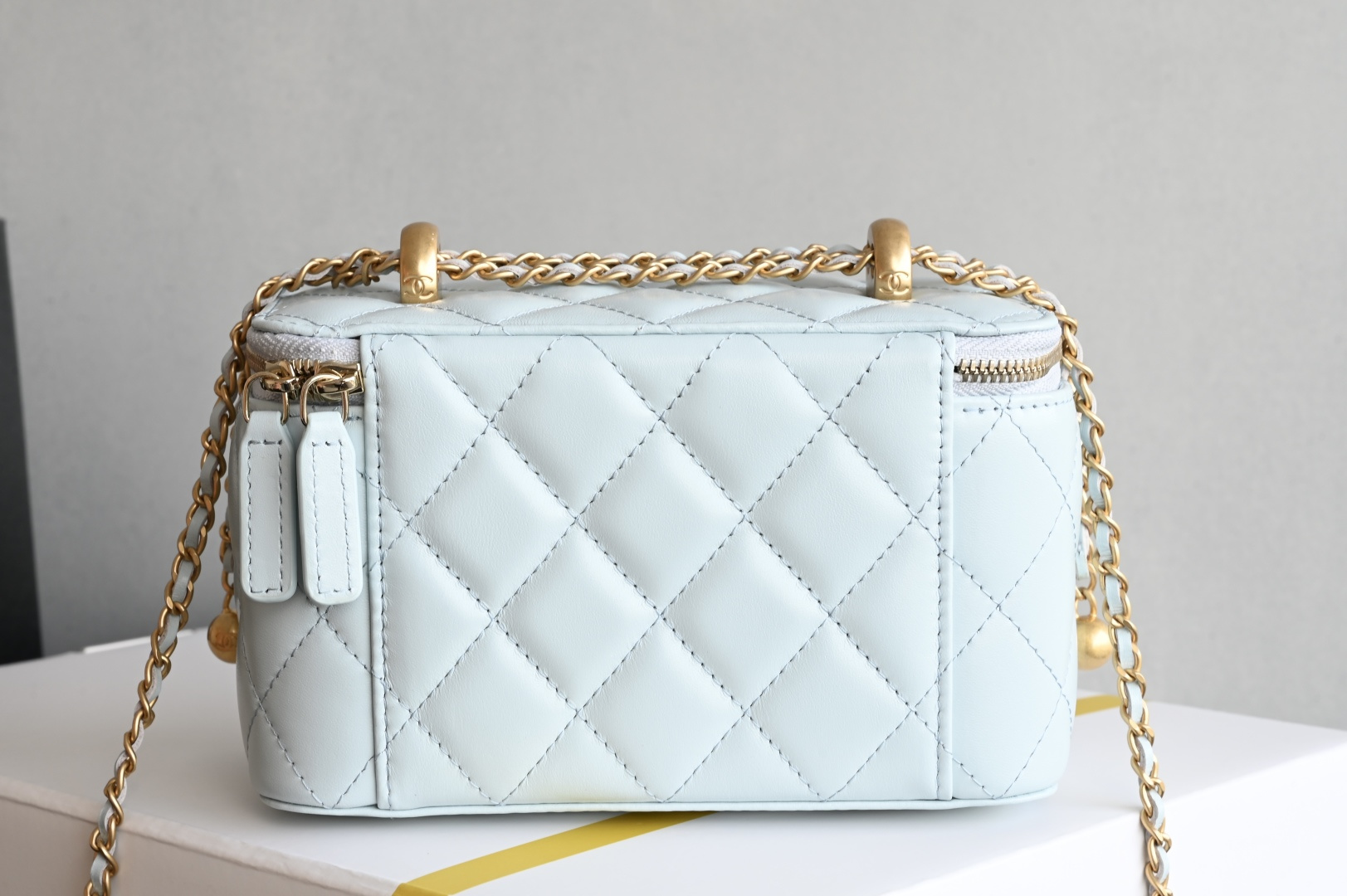 Channel 25s Small Gold Ball Double Bead Chain Cosmetic Bag