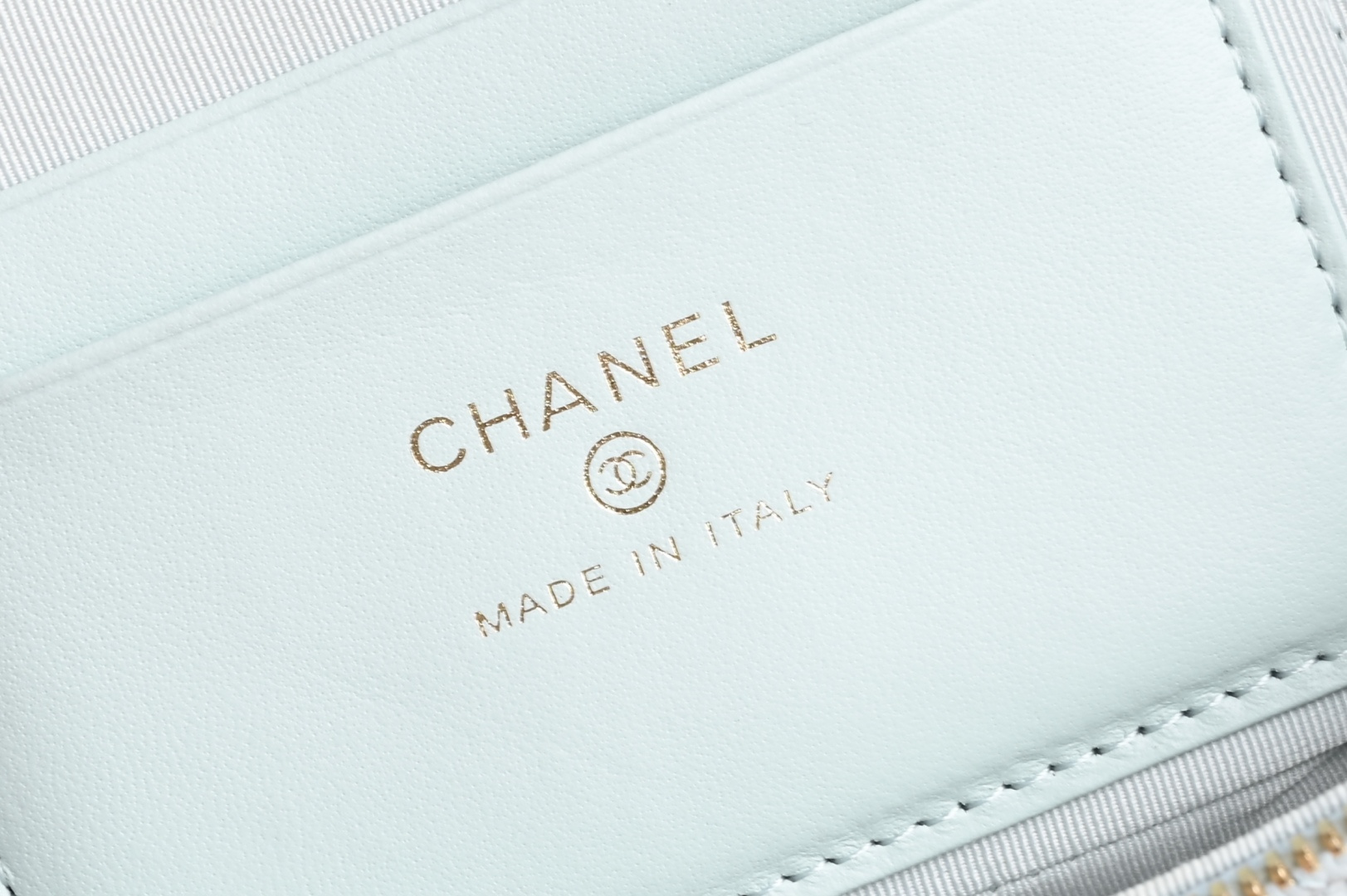 Channel 25C box handbag