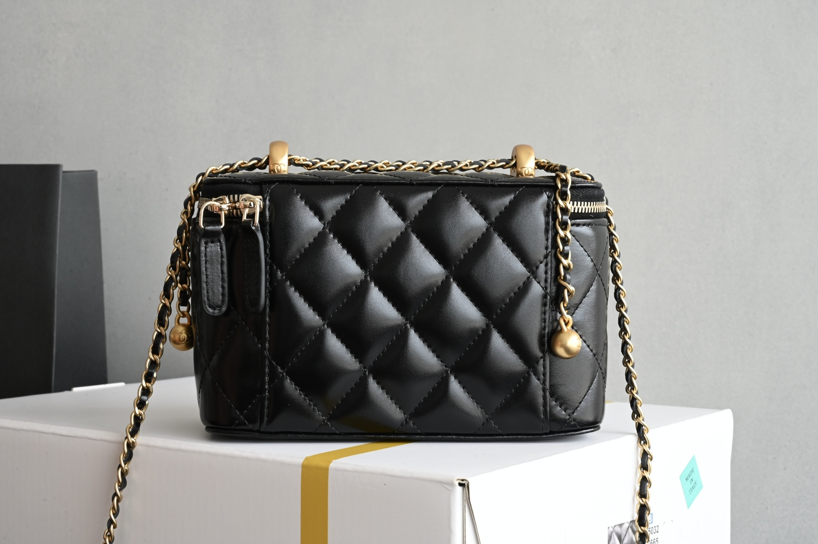 Channel 25s Small Gold Ball Double Bead Chain Cosmetic Bag