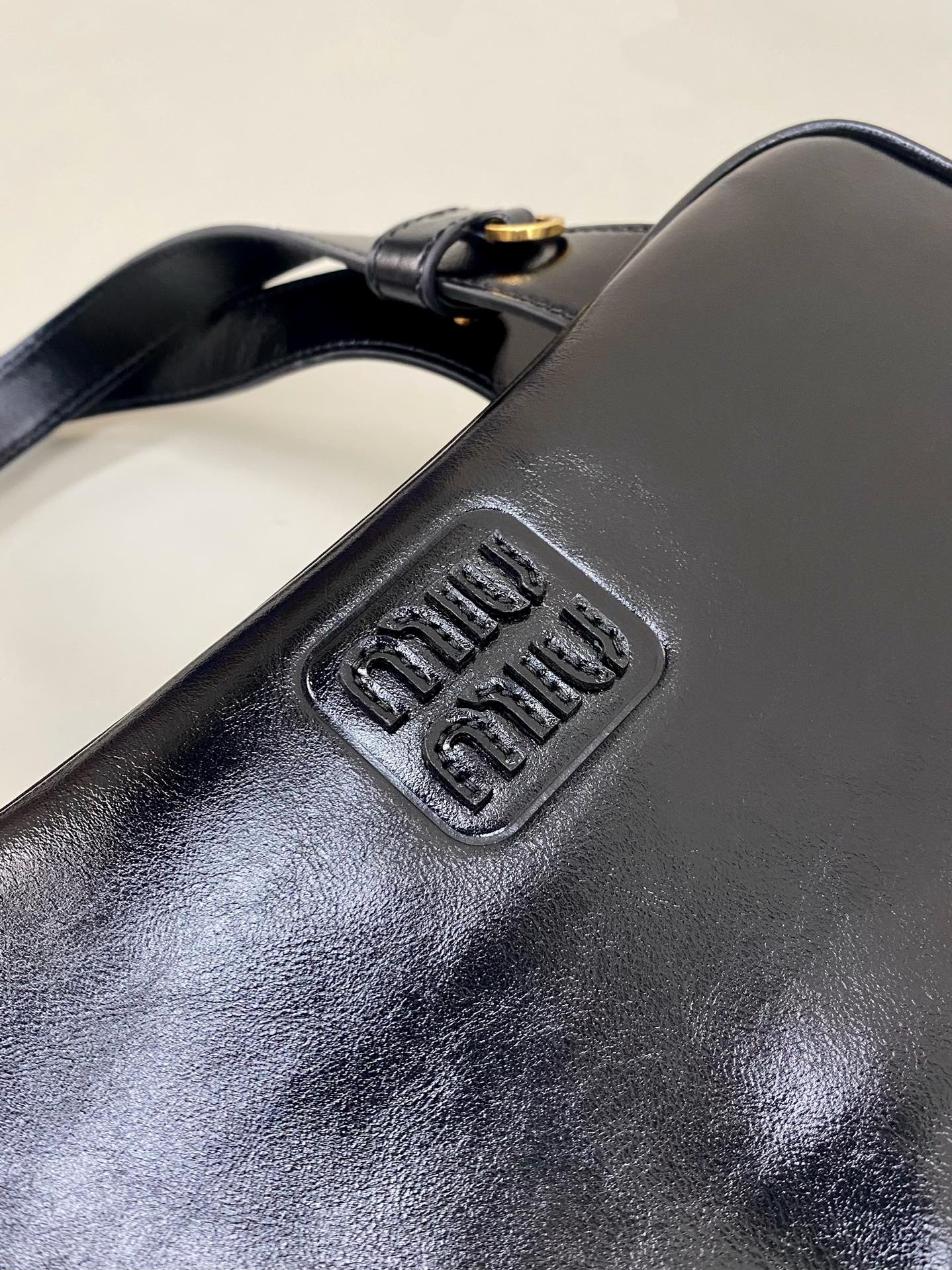 MiuMiu FW25 Bauletto leather handbag