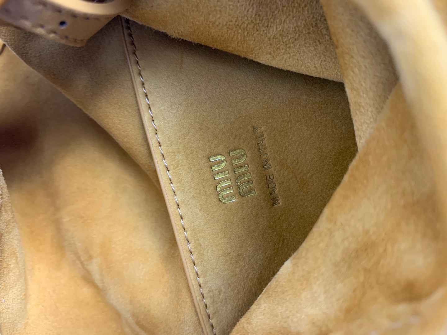 Miumiu 25SS limited edition suede charm bag