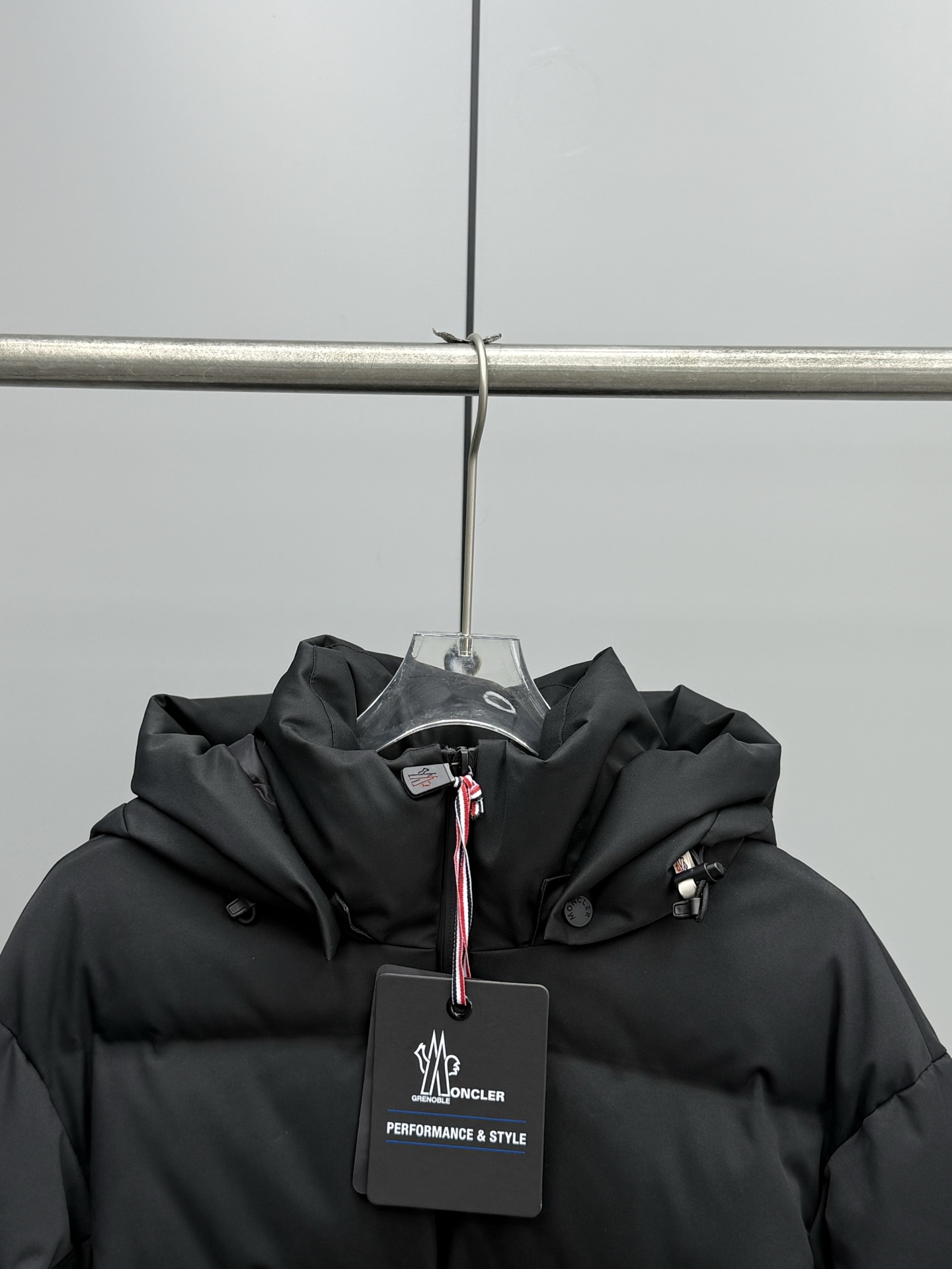 Moncler TOLIMA  Women's High-End Ski Down Jacket。