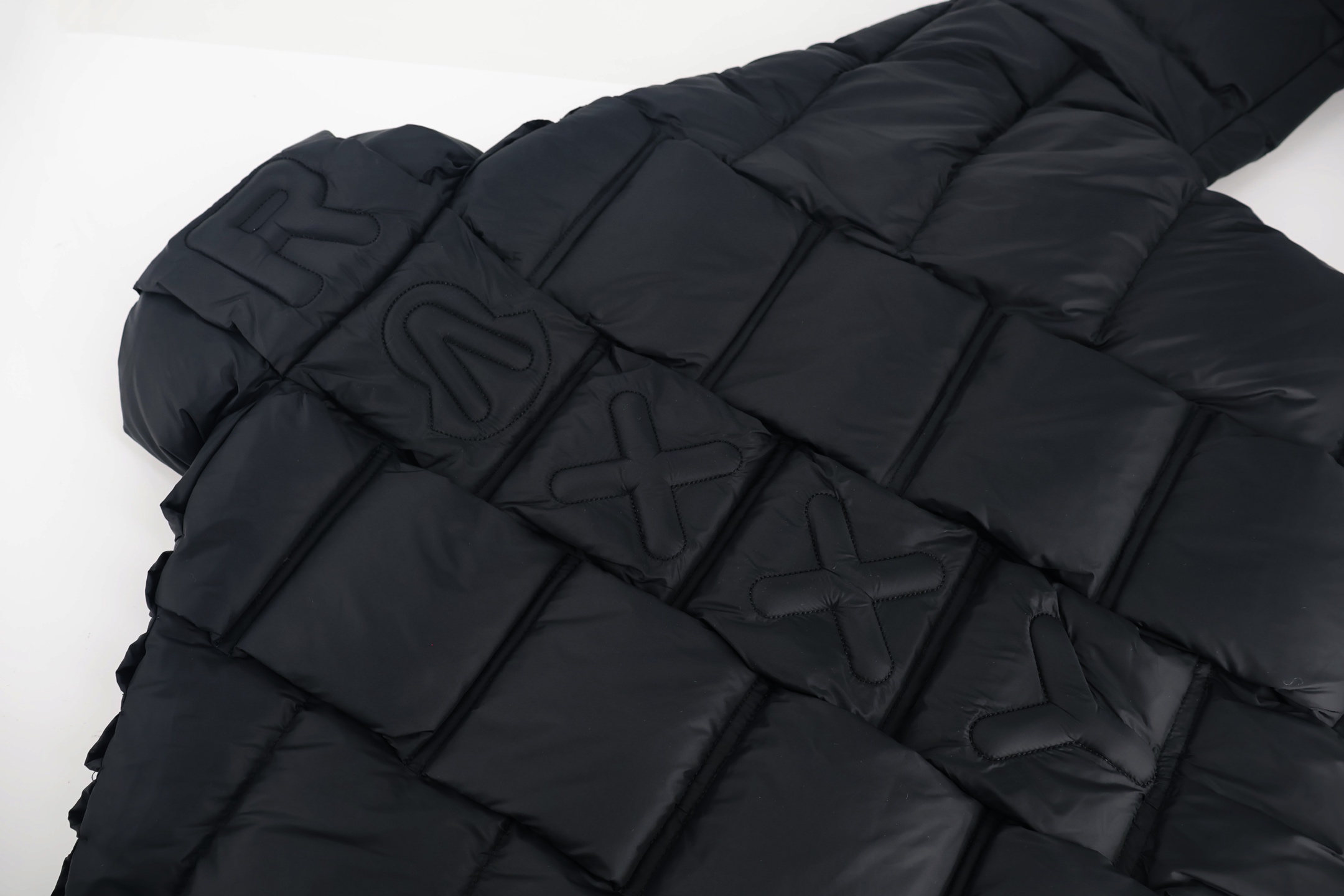 Moncler 3D Quilted Stand-Collar Zipped Down Jacket