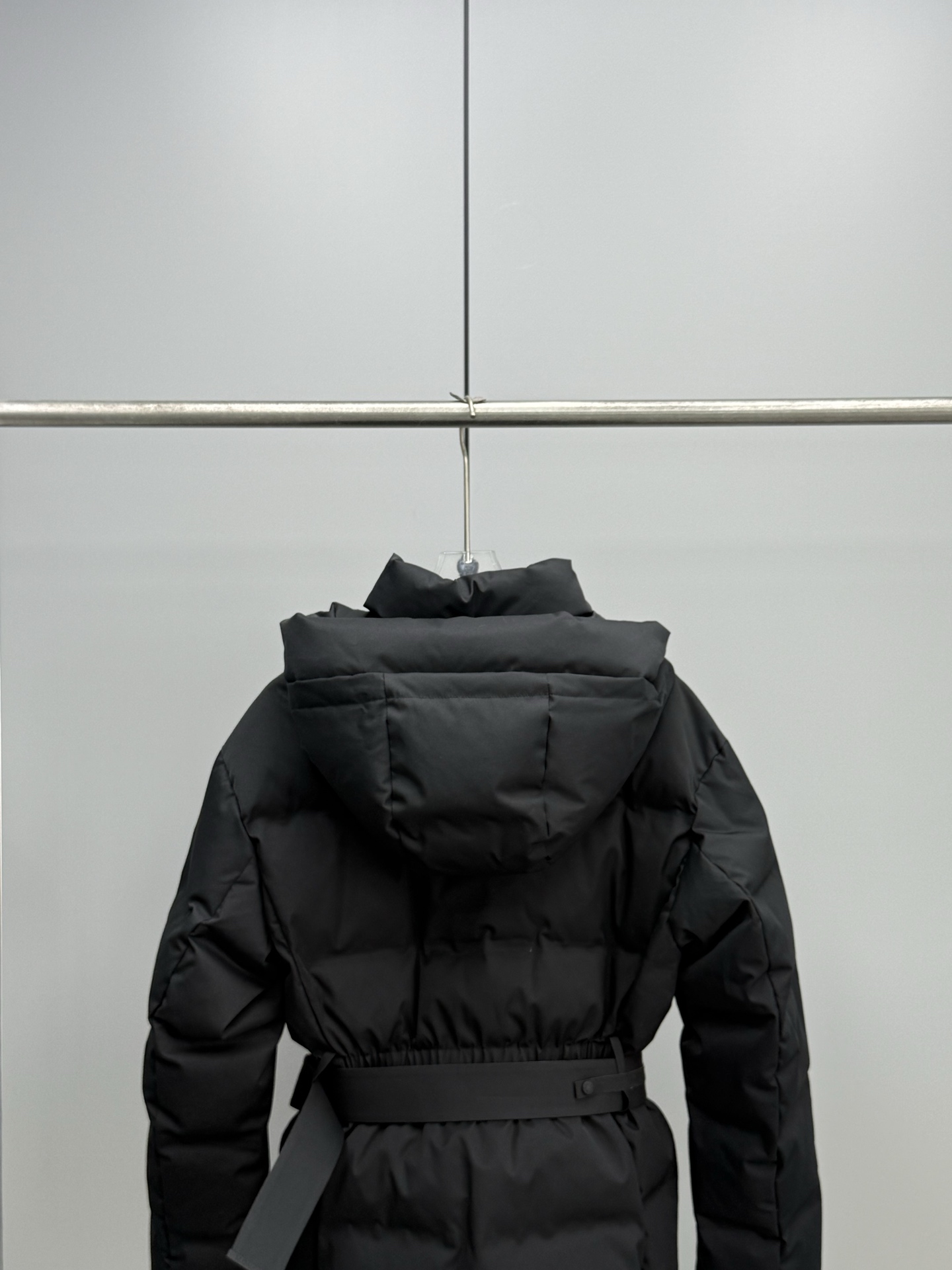 Moncler TOLIMA  Women's High-End Ski Down Jacket。