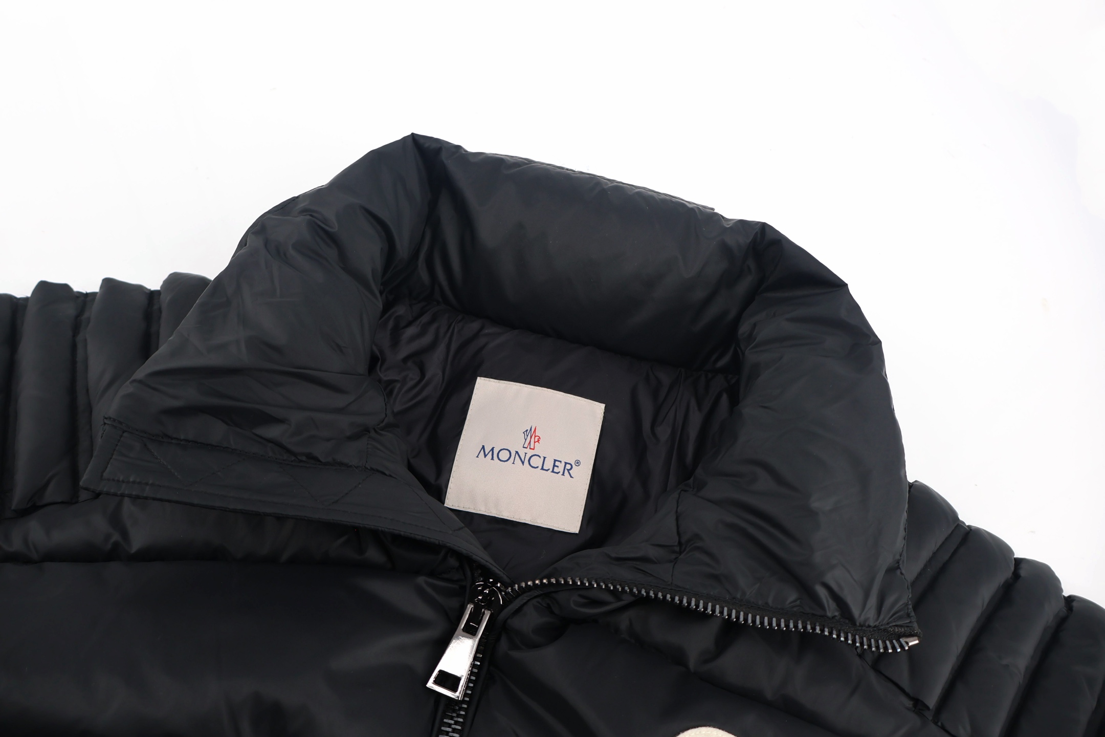 Moncler 3D Quilted Stand-Collar Zipped Down Jacket