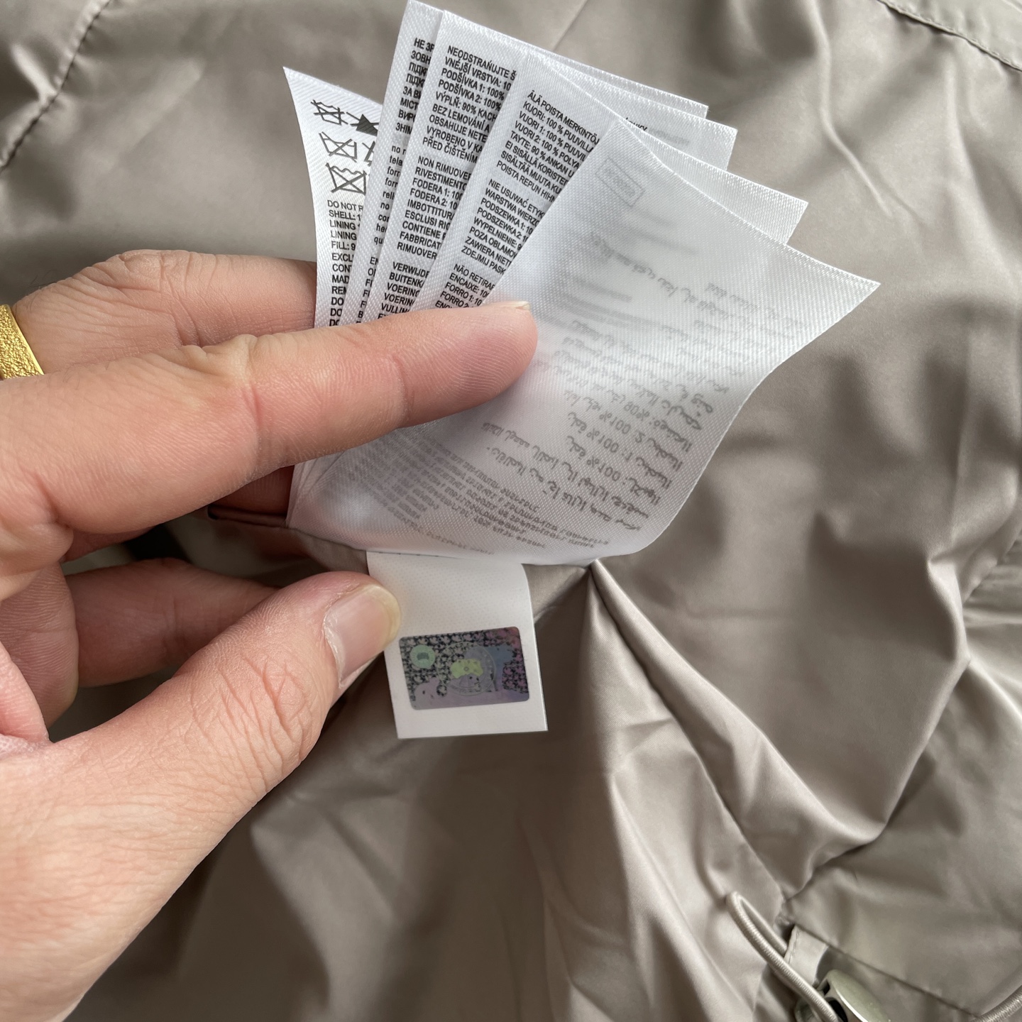 Canada Goose down jacket​ 或 Canada Goose parka​