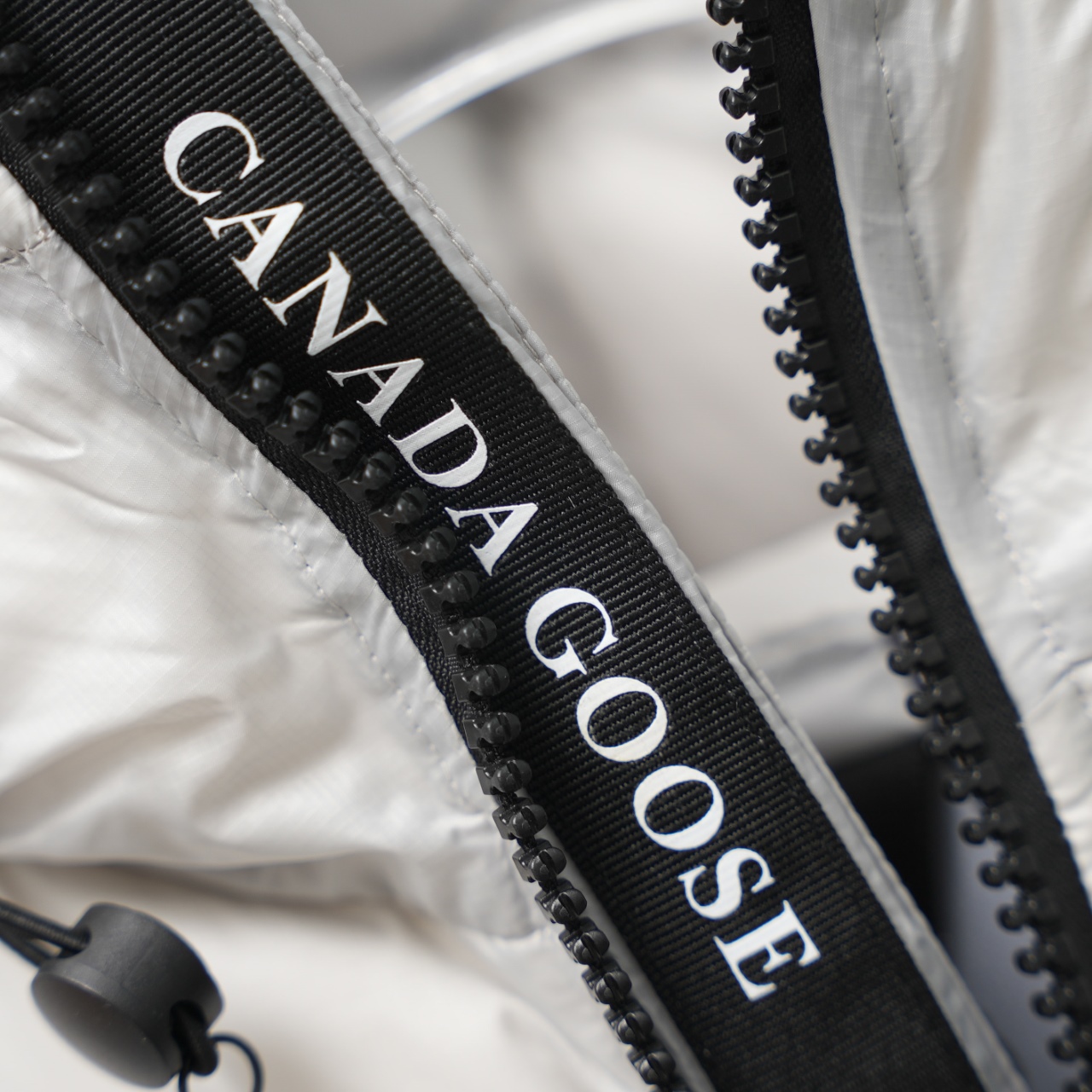 Canada Goose Puffer Hooded Down Jacket
