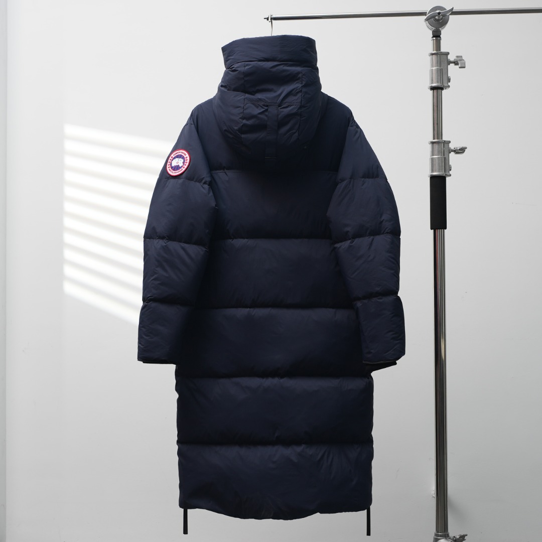 Canada Goose 2800 Long Sleeve Logo Hooded Down Coat