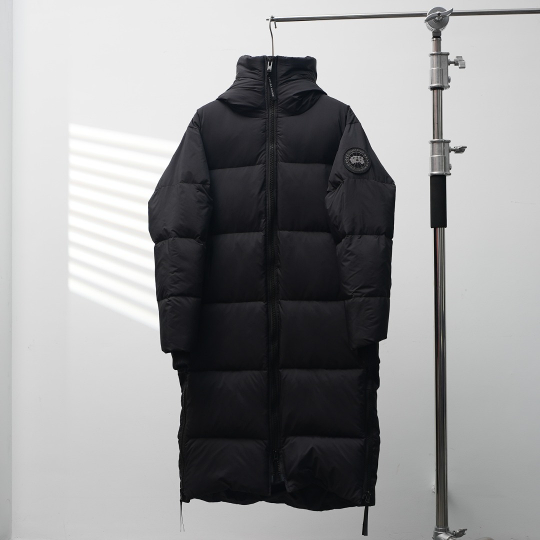 Canada Goose 2800 Long Sleeve Logo Hooded Down Coat