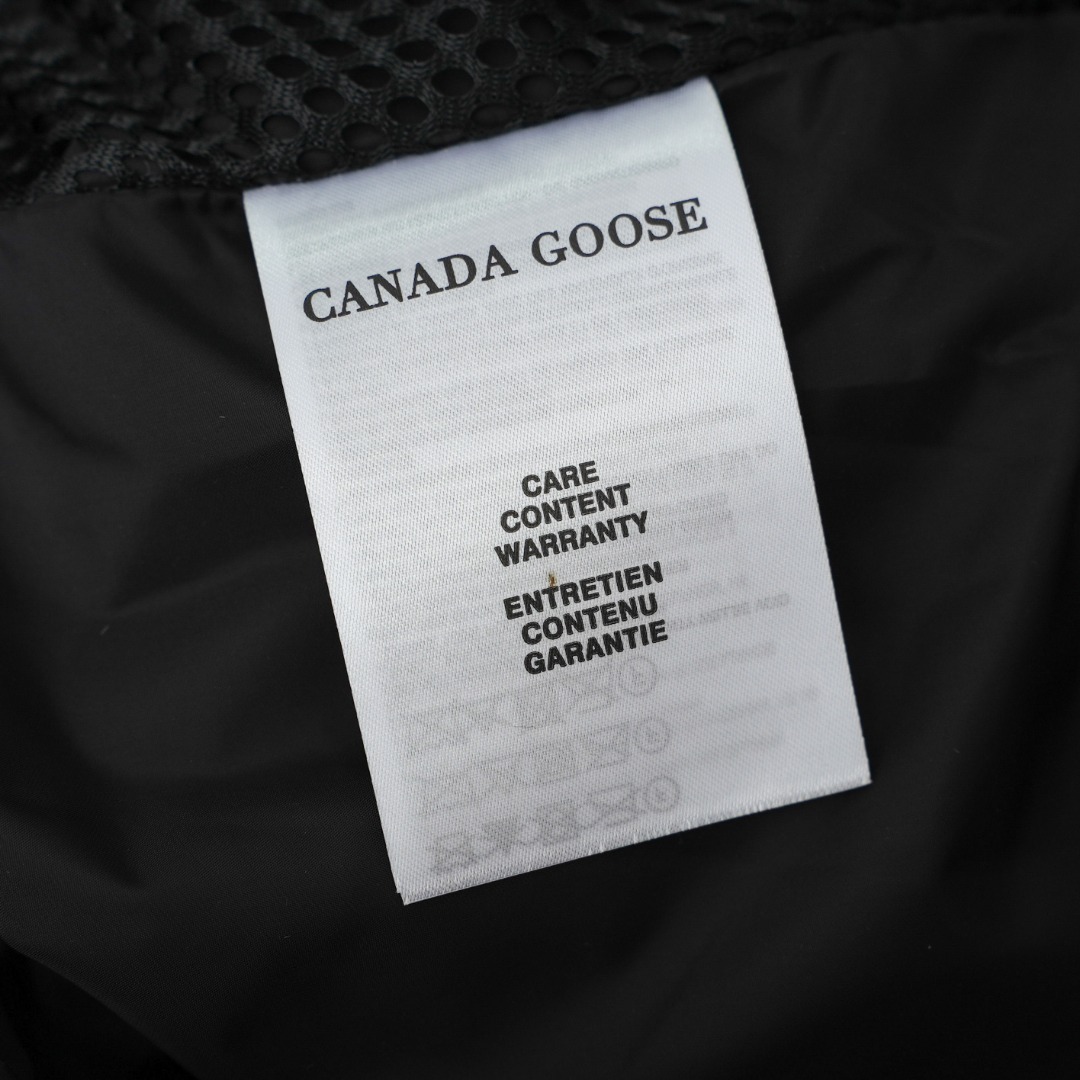 Canada Goose 2800 Long Sleeve Logo Hooded Down Coat