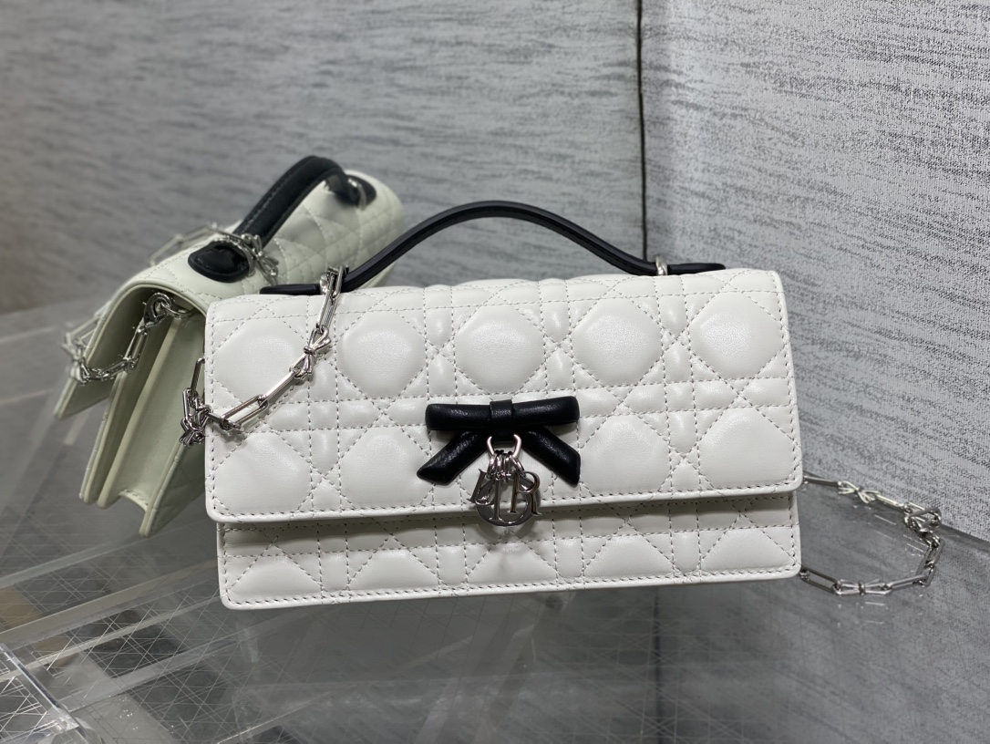 ​ Dior Lady Bowknot Pearl Chain Bag