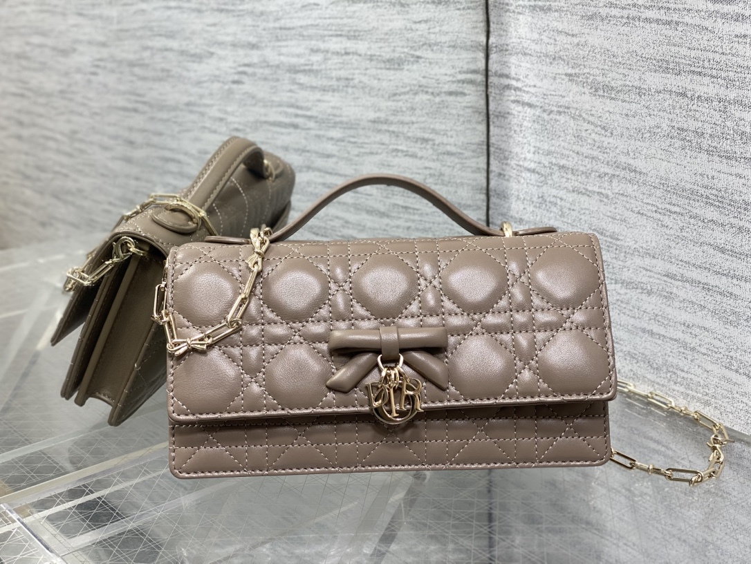 ​ Dior Lady Bowknot Pearl Chain Bag