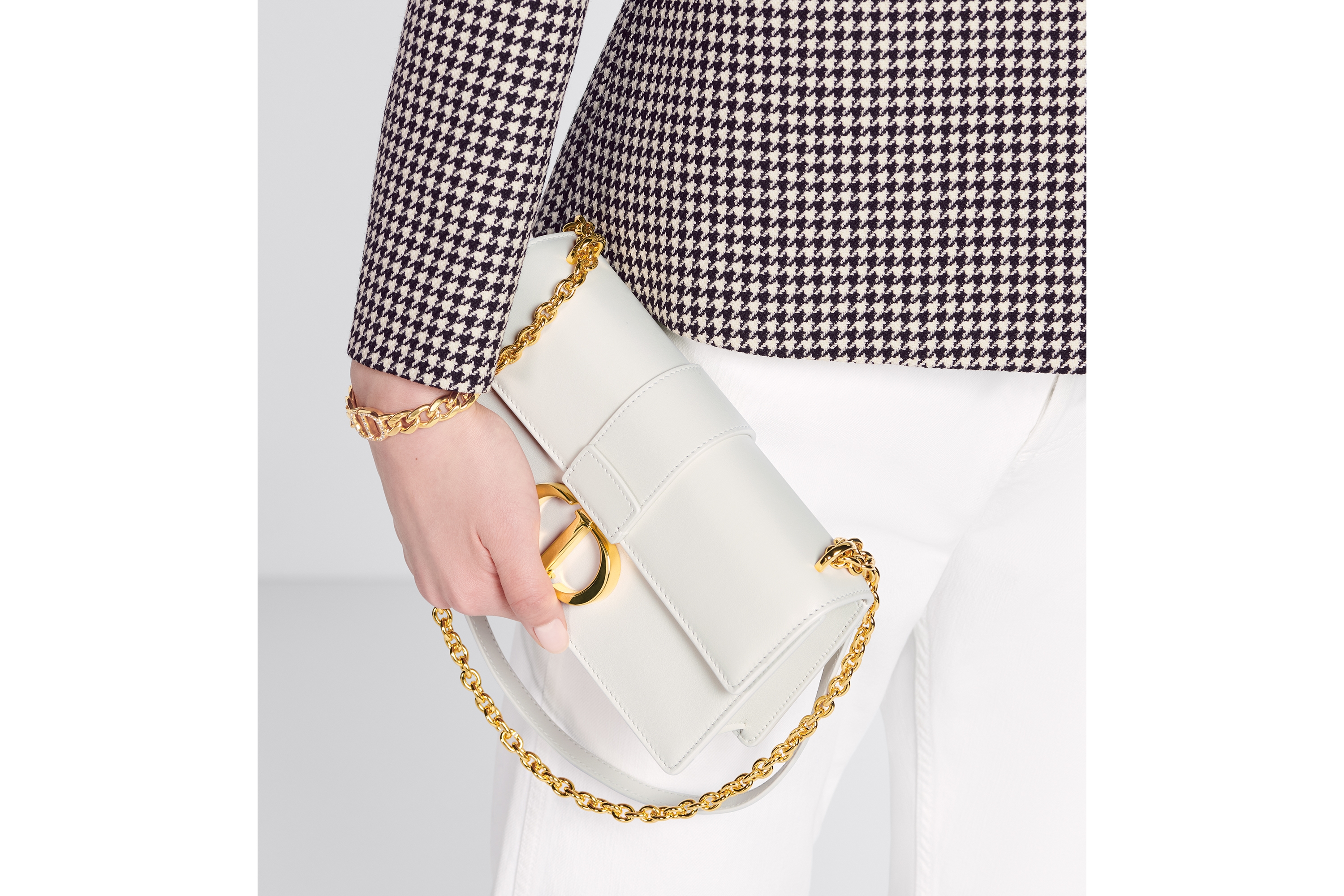 Replica 30 Montaigne East-West Bag with Chain