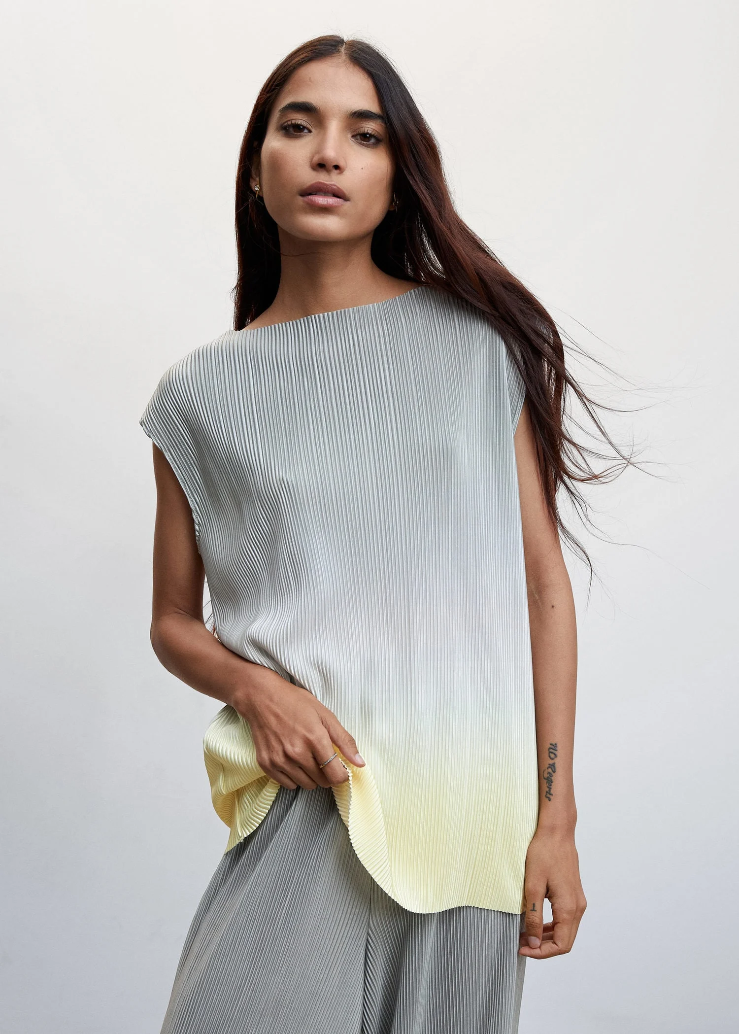 (Almost Sold Out) 2023 NEW Sleeveless pleated suit  (Buy 2 Free Shipping)