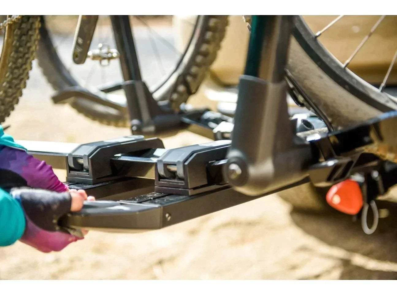 YAKIMA Dr.Tray Premium Lightweight Tray Hitch Bike Rack