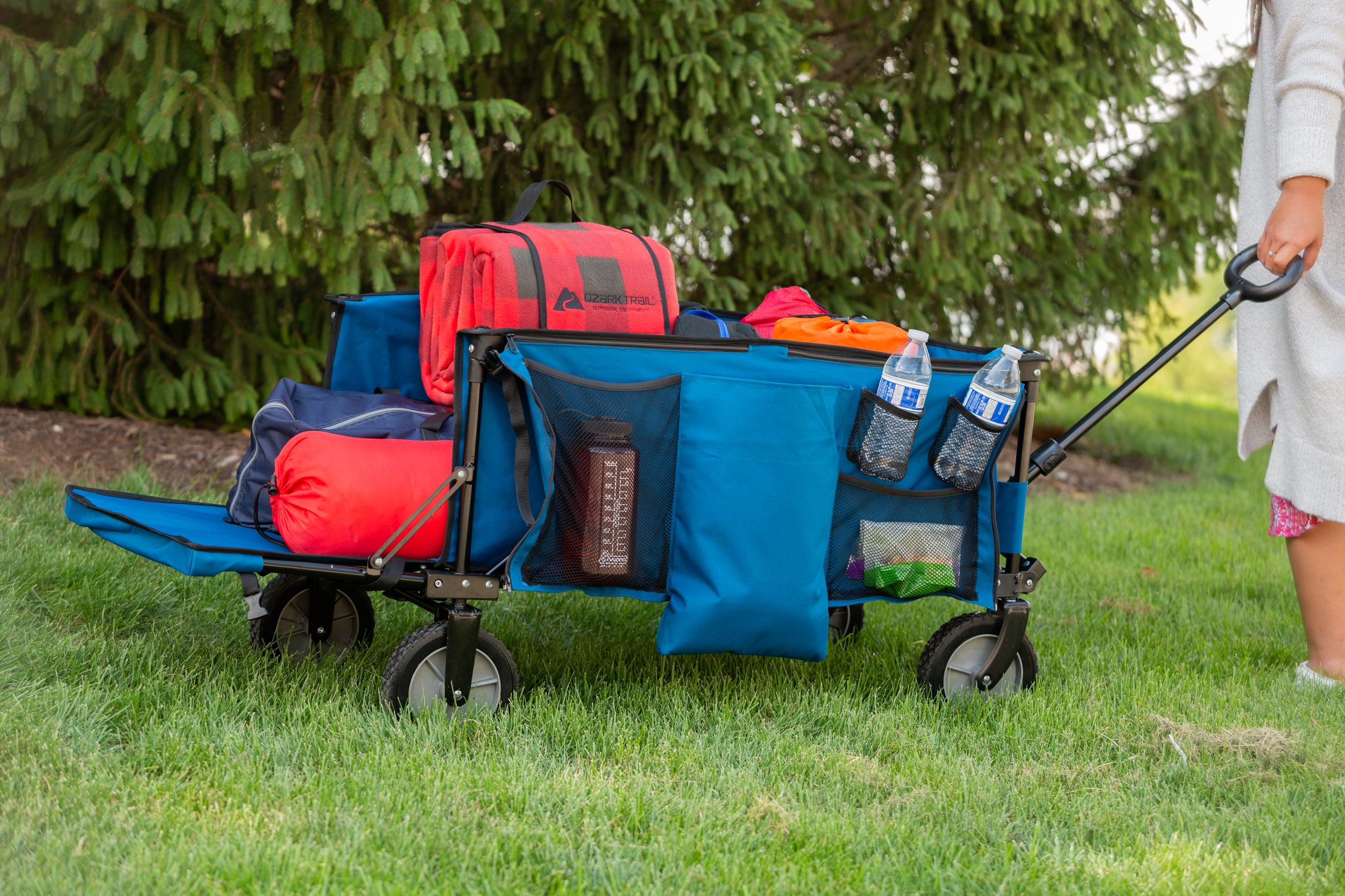 Ozark Trail Quad Folding Camp Wagon with Tailgate， Blue