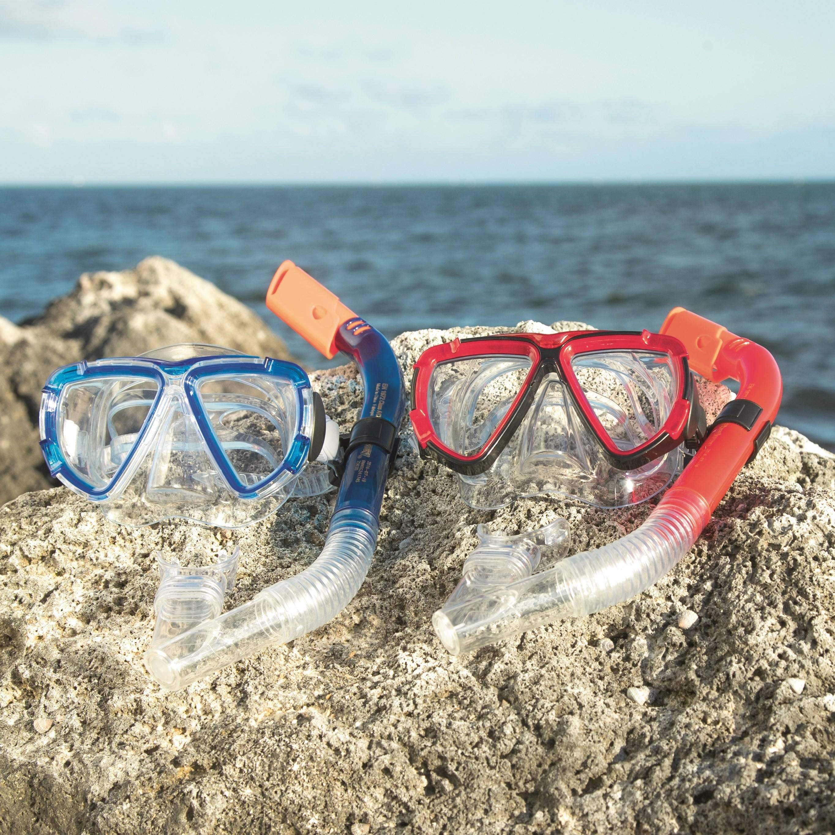 Hydro-Swimâ¢ Blackstripe Set from Bestway