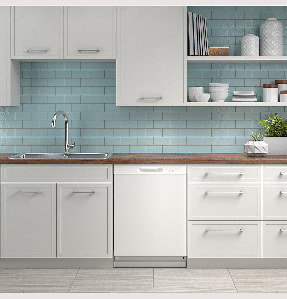 GE - Front Control Dishwasher with 60dBA - White